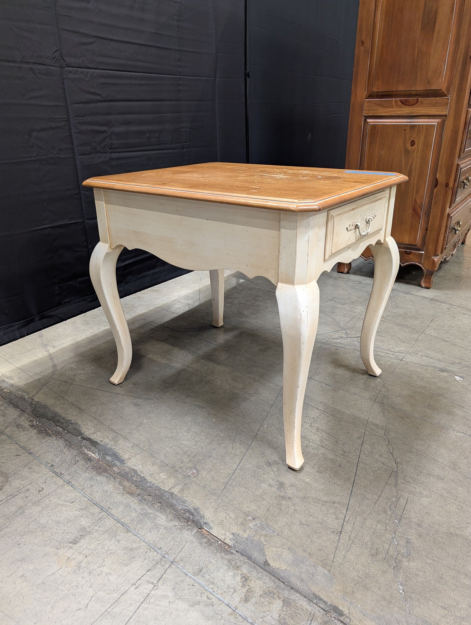 Ethan Allen French Country Style Wood Nightstand End Table