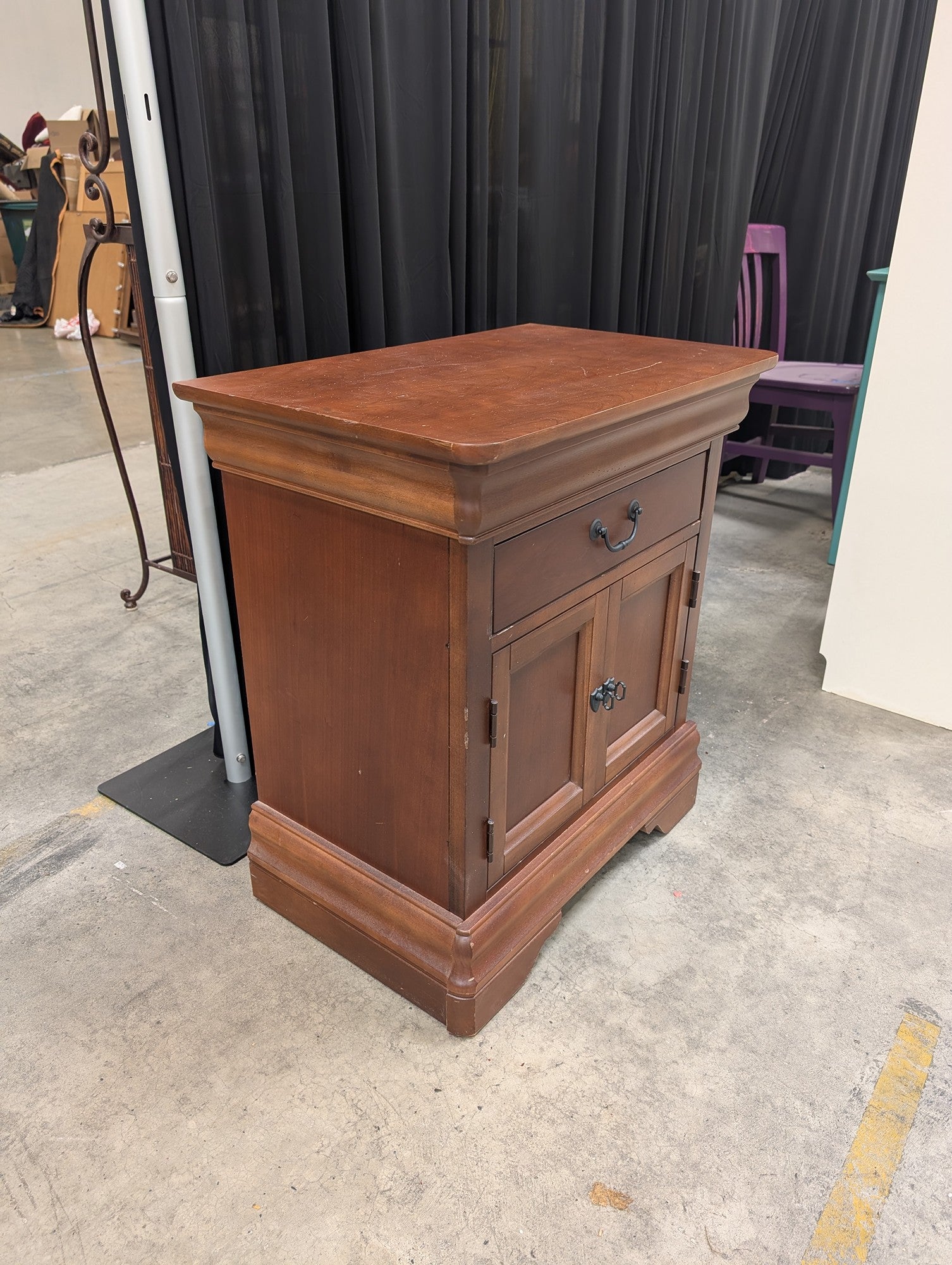 Bassett Reddish-Brown Wood Nightstand with Cabinet Storage