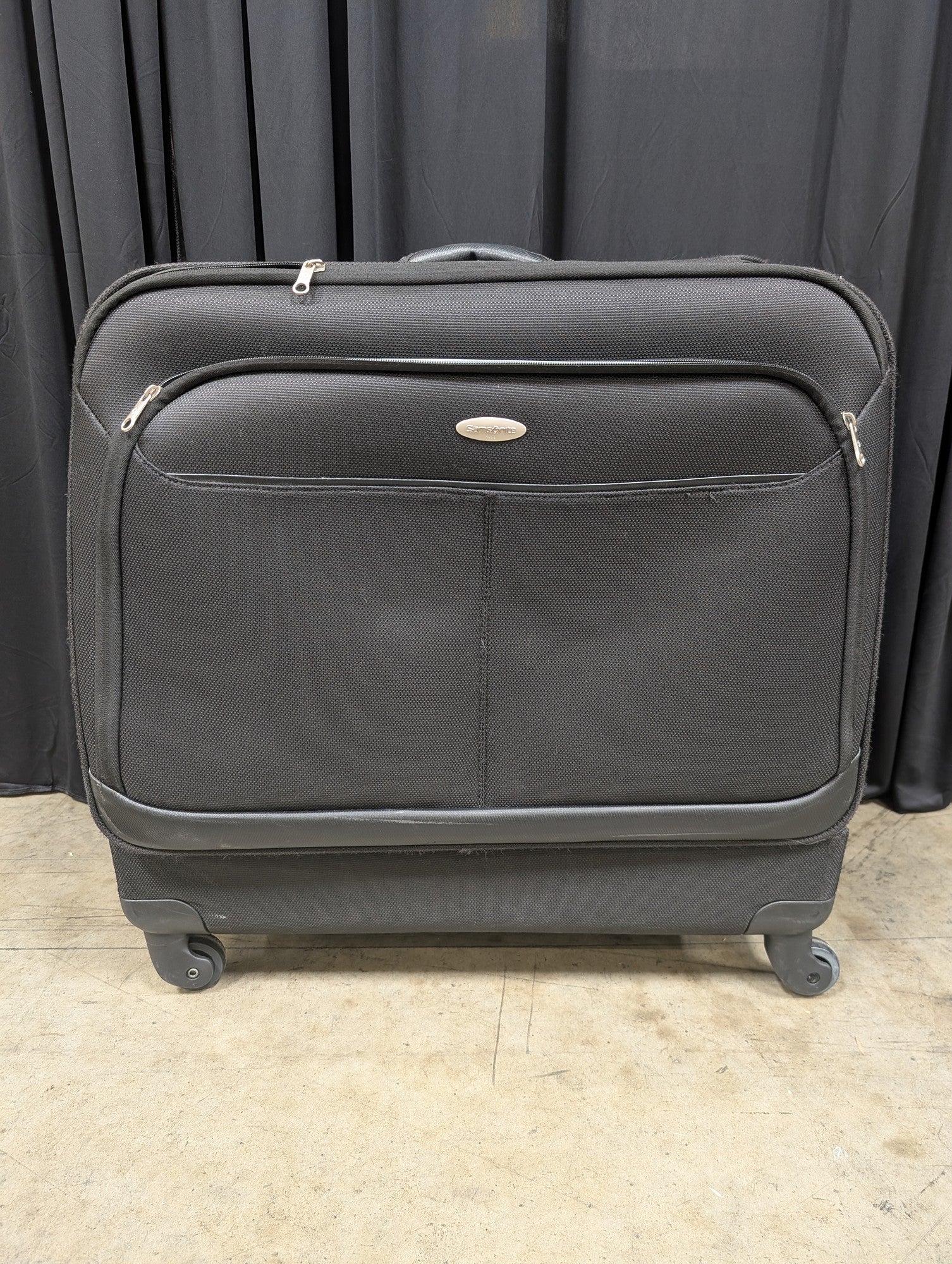 Samsonite Black Softside Suitcase with Spinner Wheels