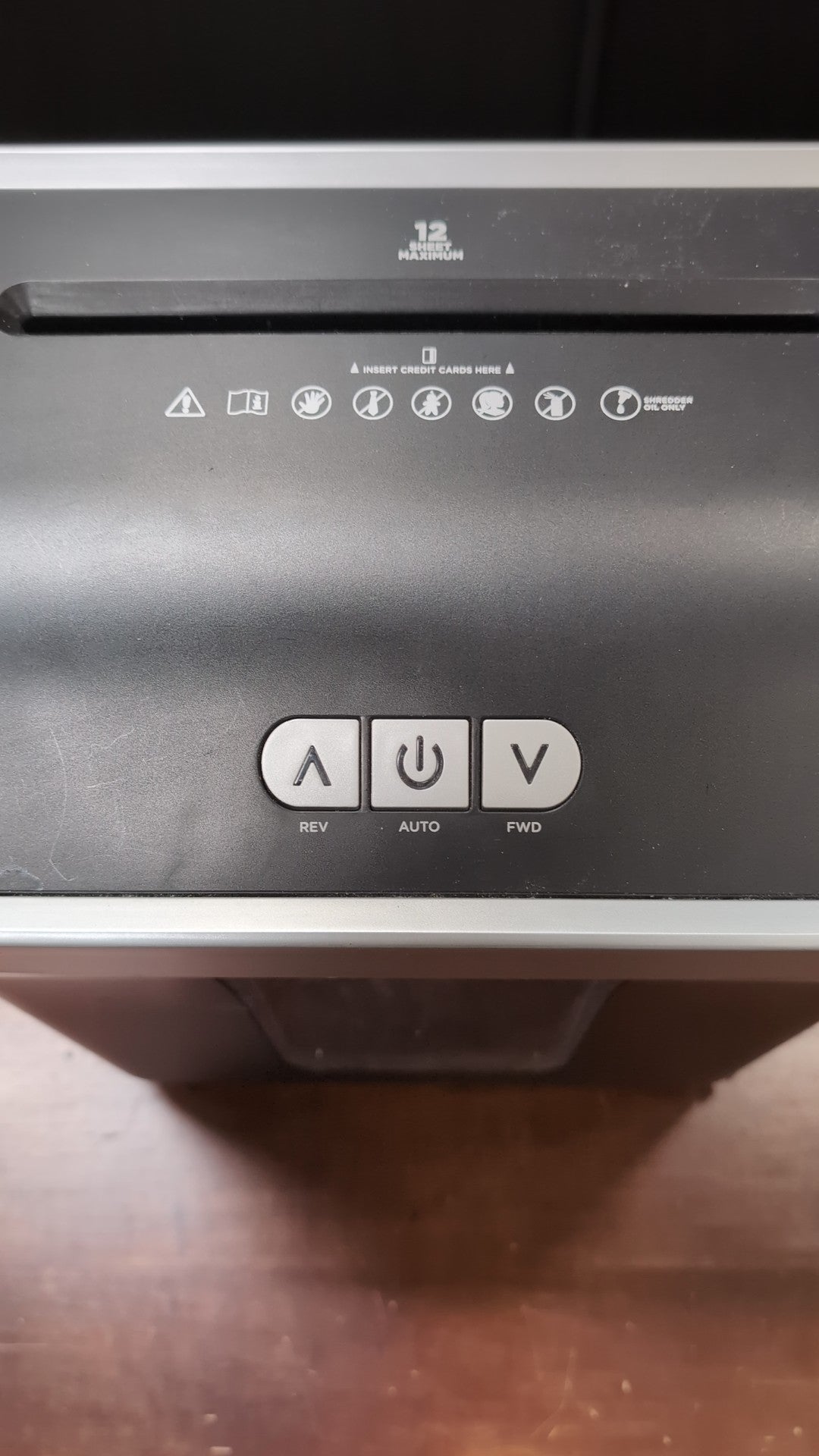 ATIVA Black and Silver Rolling Paper Shredder