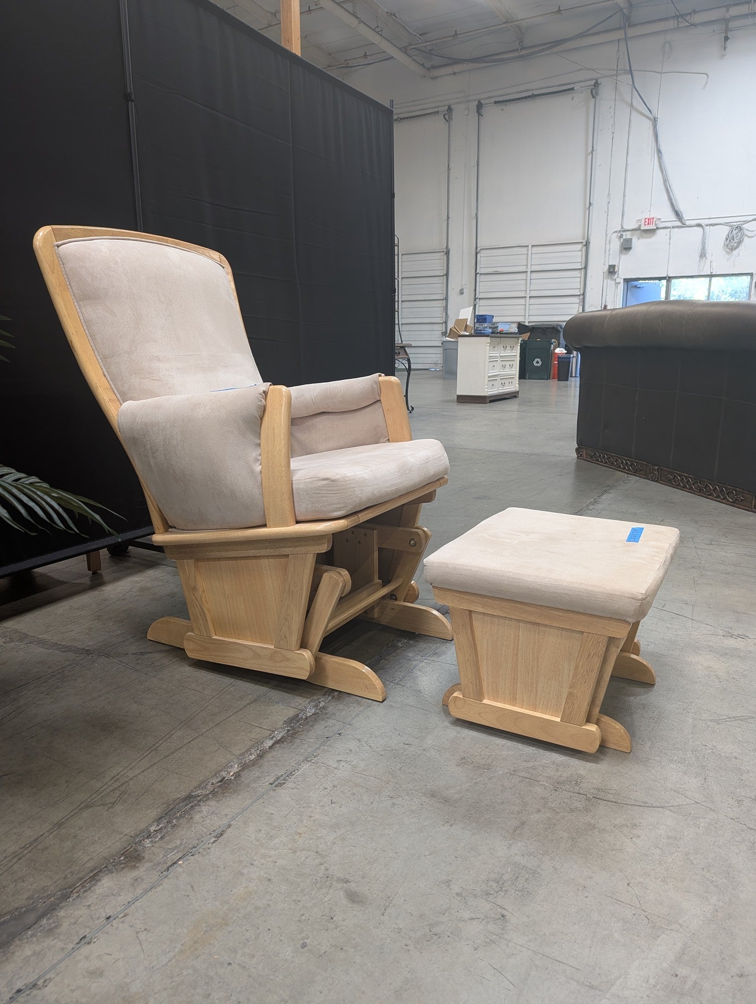 Delta Wood Nursery Glider with Ottoman