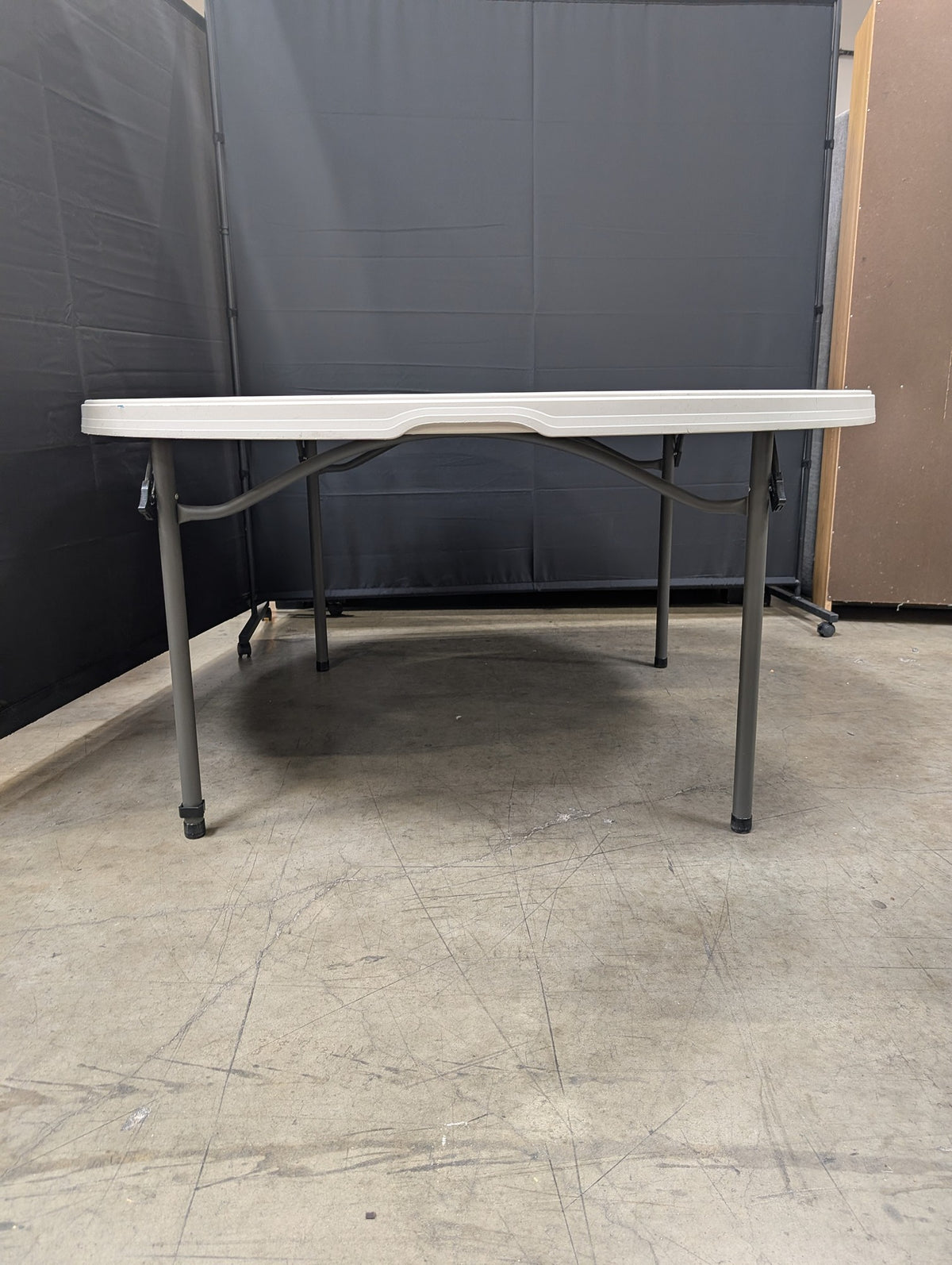 LIFETIME Round Folding Utility Table