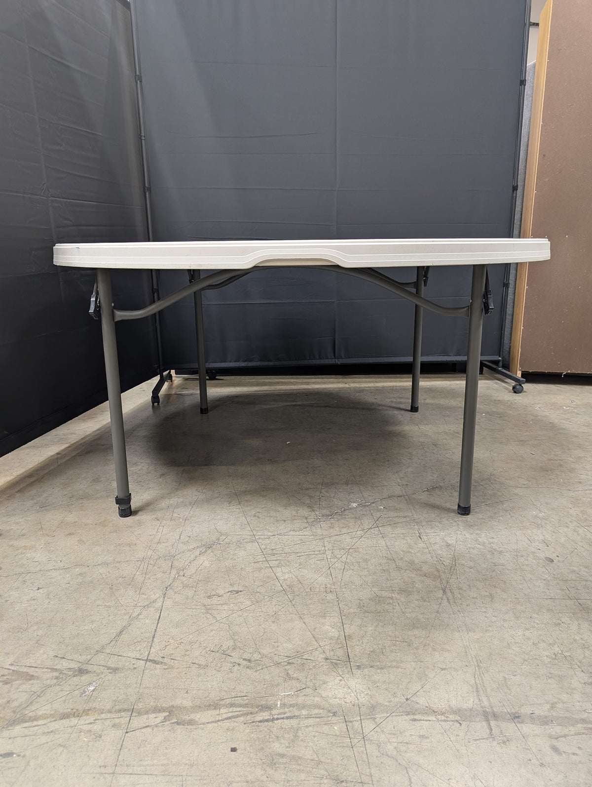 LIFETIME Round Folding Utility Table