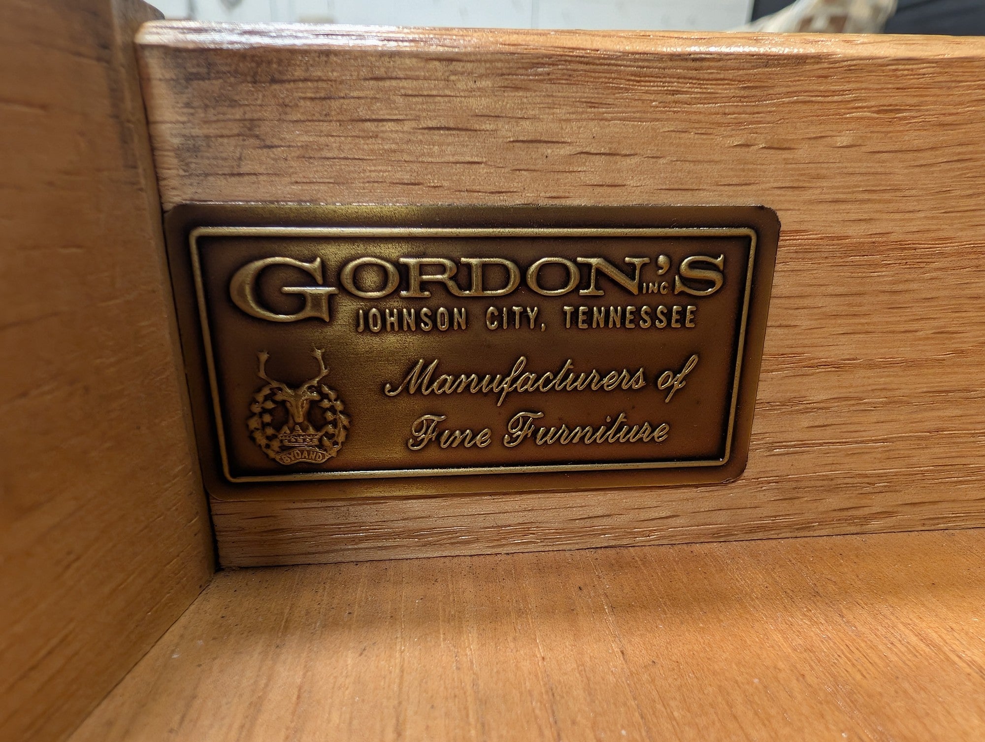 Gordon's Curved Four-Drawer Nightstand in Wood