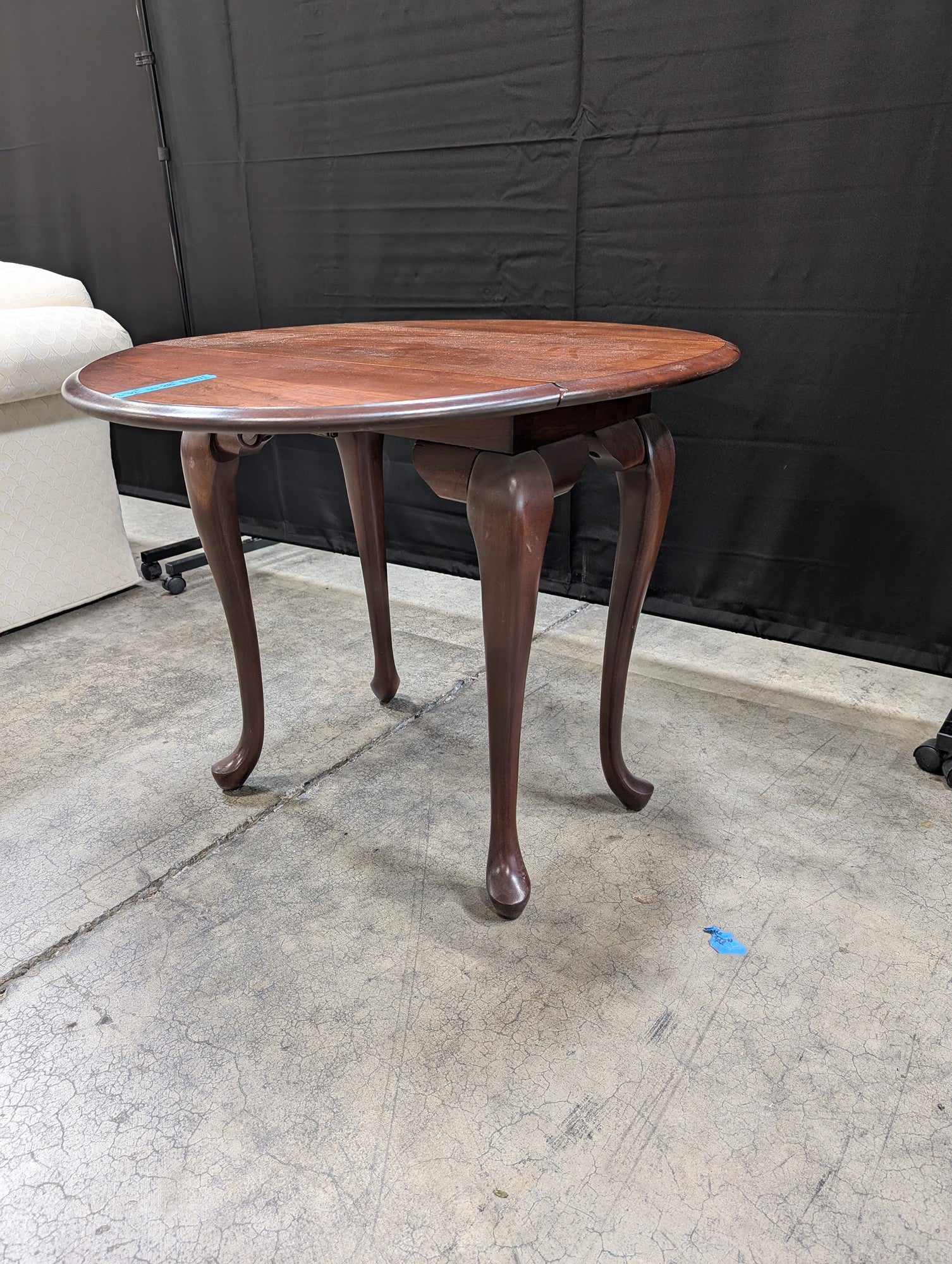 Cherry Tone Drop Leaf End Table with Cabriole Legs