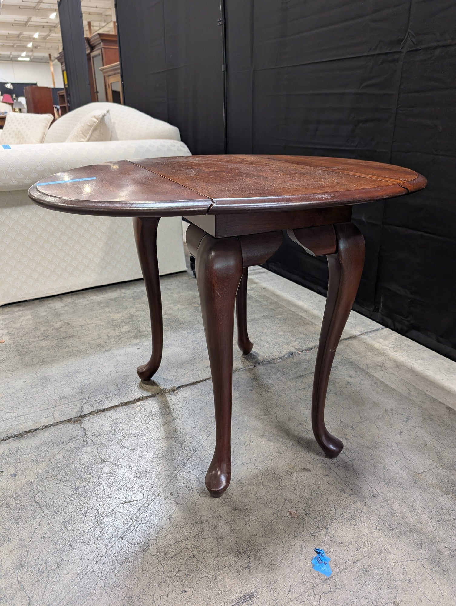 Cherry Tone Drop Leaf End Table with Cabriole Legs