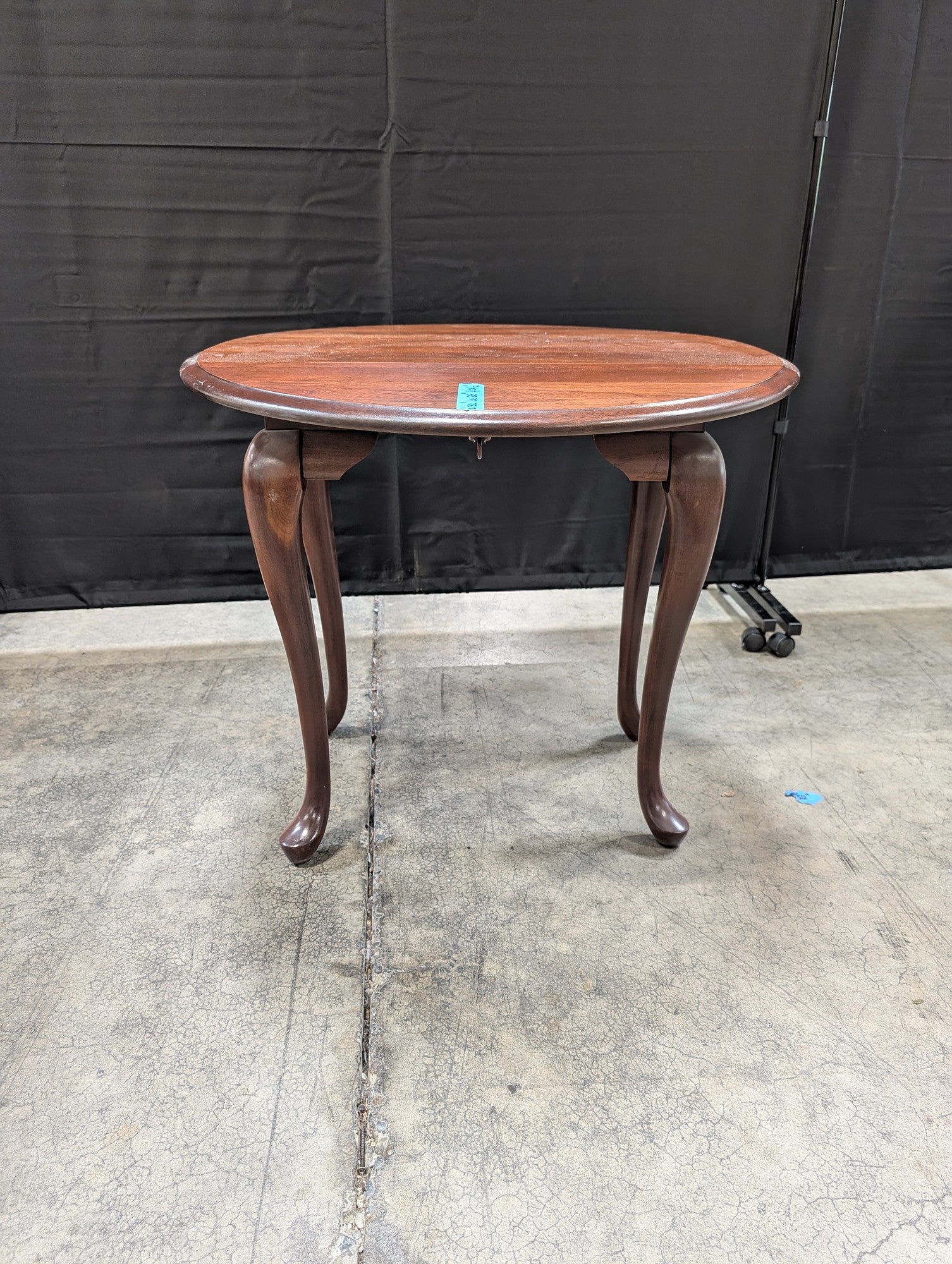 Cherry Tone Drop Leaf End Table with Cabriole Legs