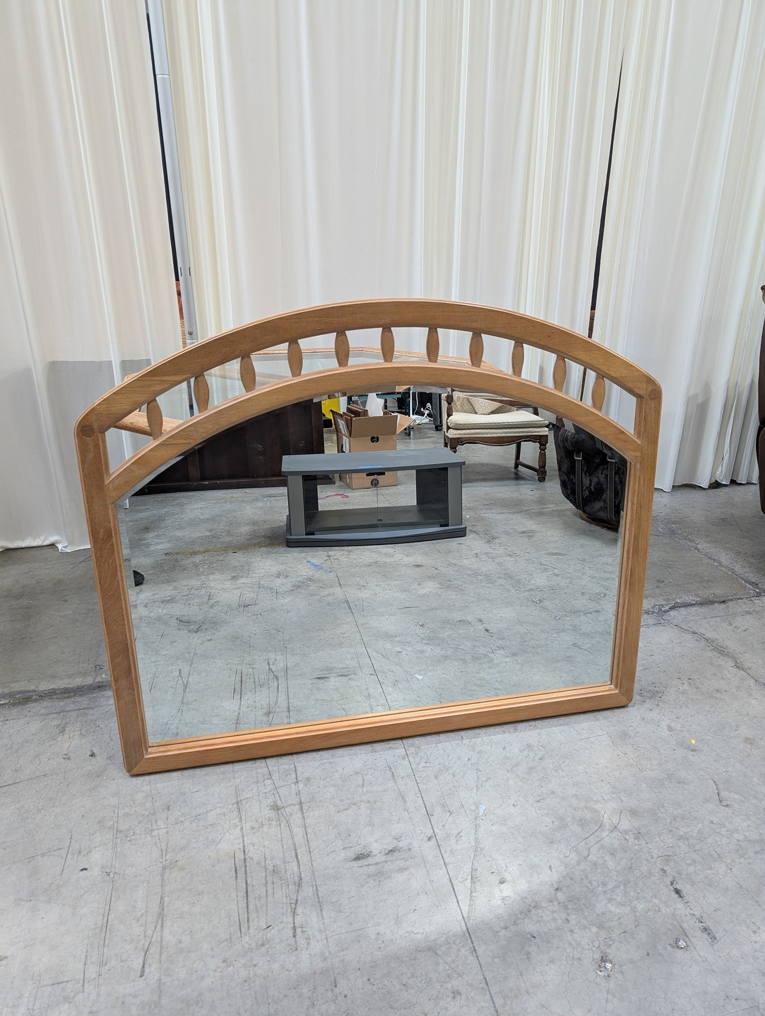 Arched Spindle Top Dresser Mirror in Light Oak