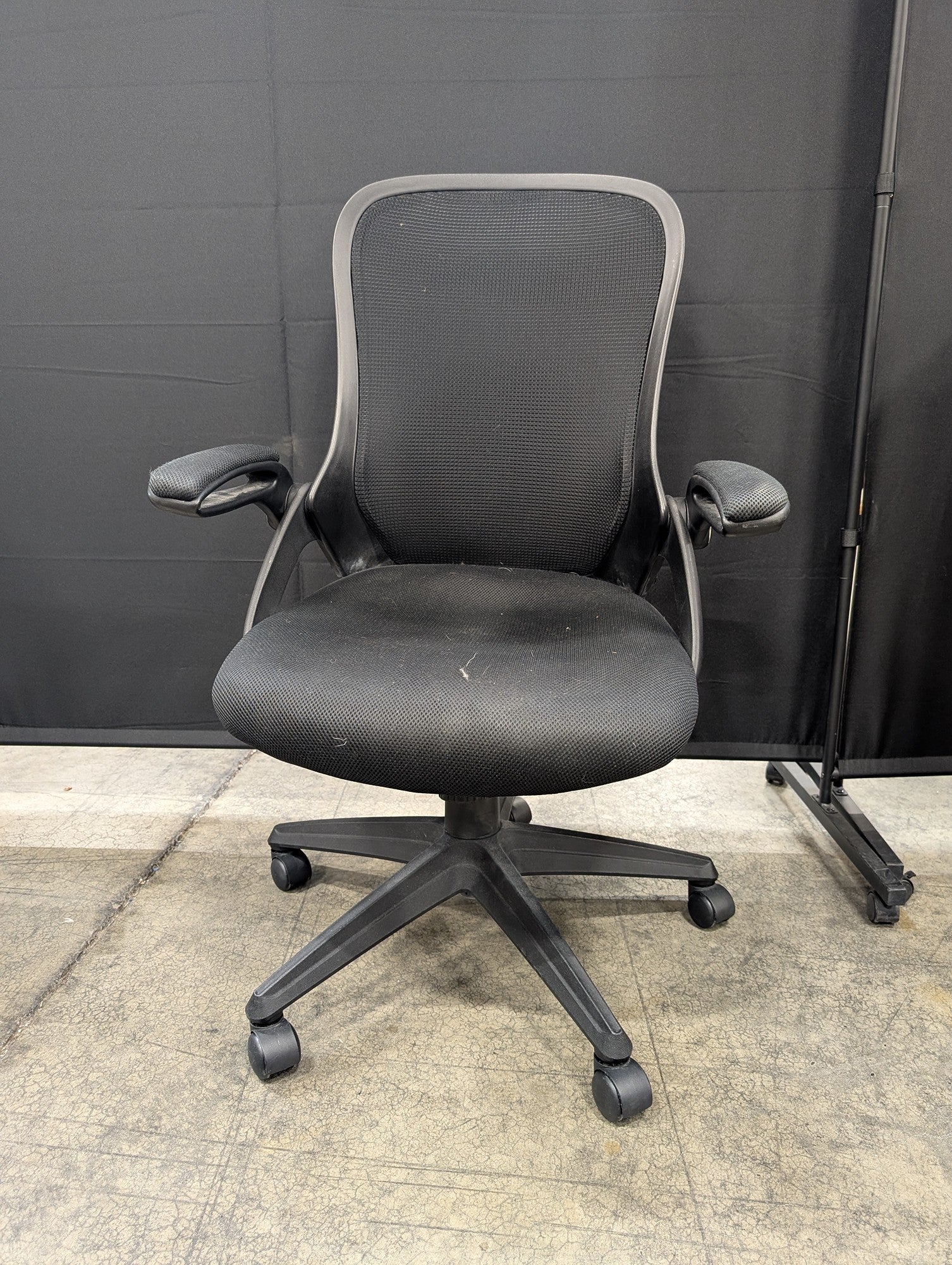 Contemporary Black Mesh Back Task Chair