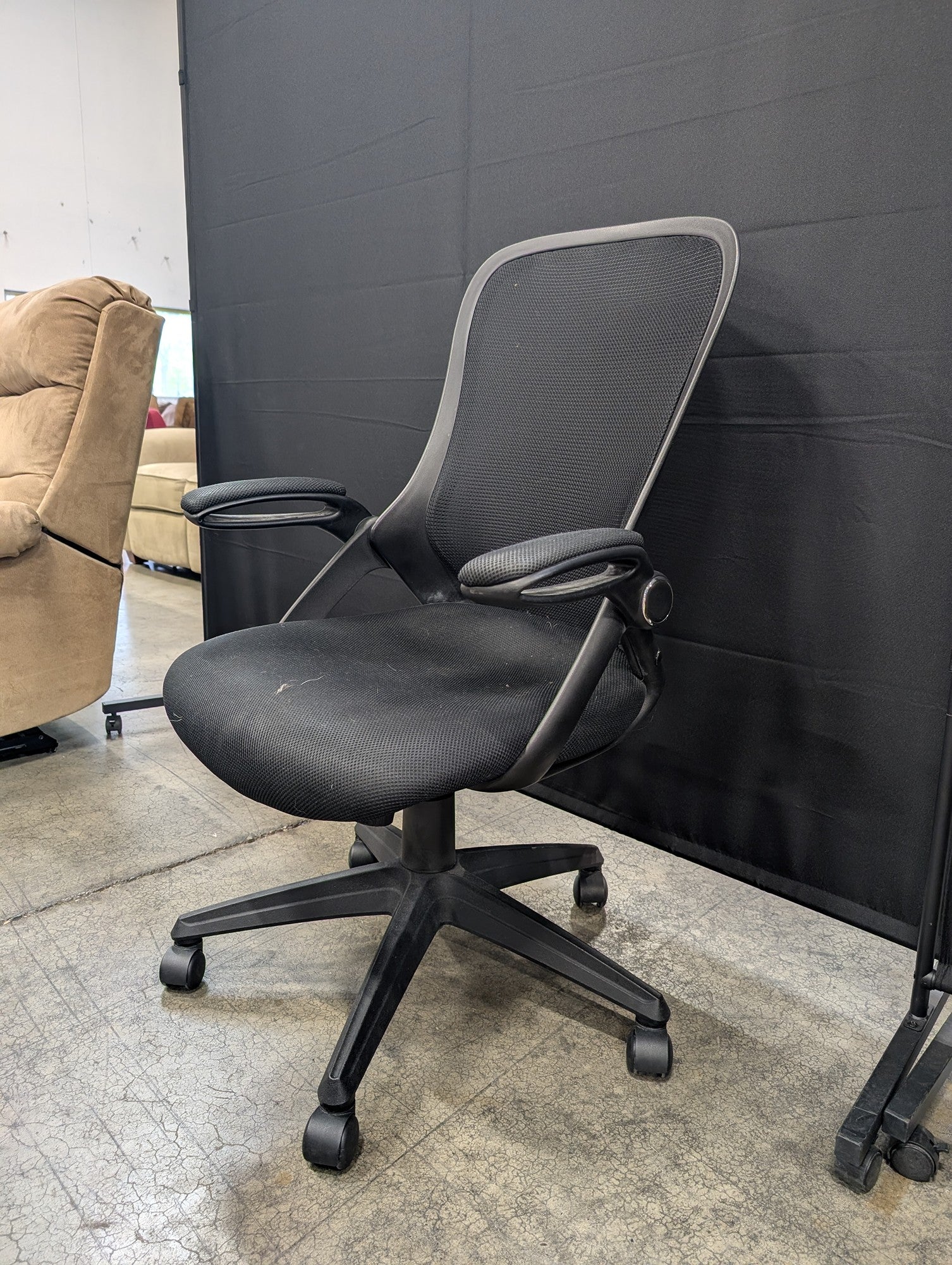 Contemporary Black Mesh Back Task Chair