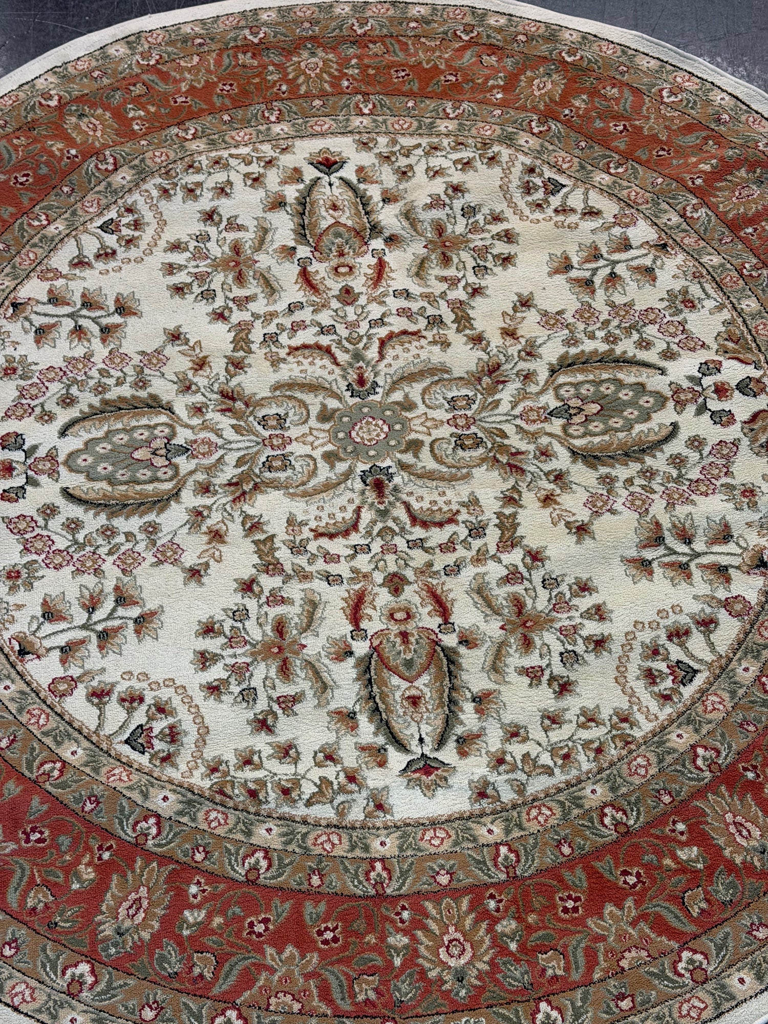Safavieh Ivory Rust Traditional 8 ft Round Area Rug in Polypropylene