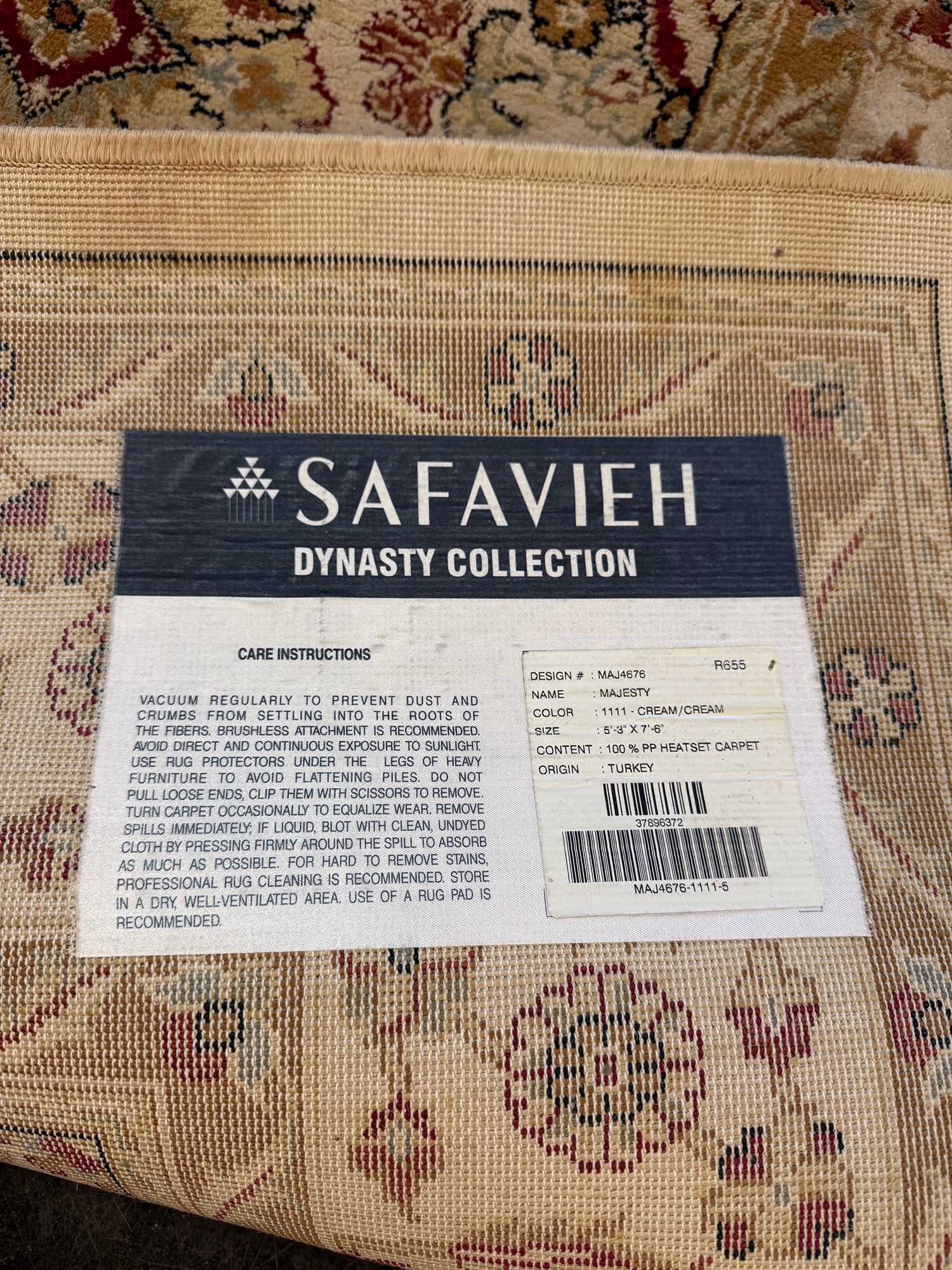Safavieh Cream Traditional Ornate Area Rug with Medallion Pattern | Majesty Made in Turkey
