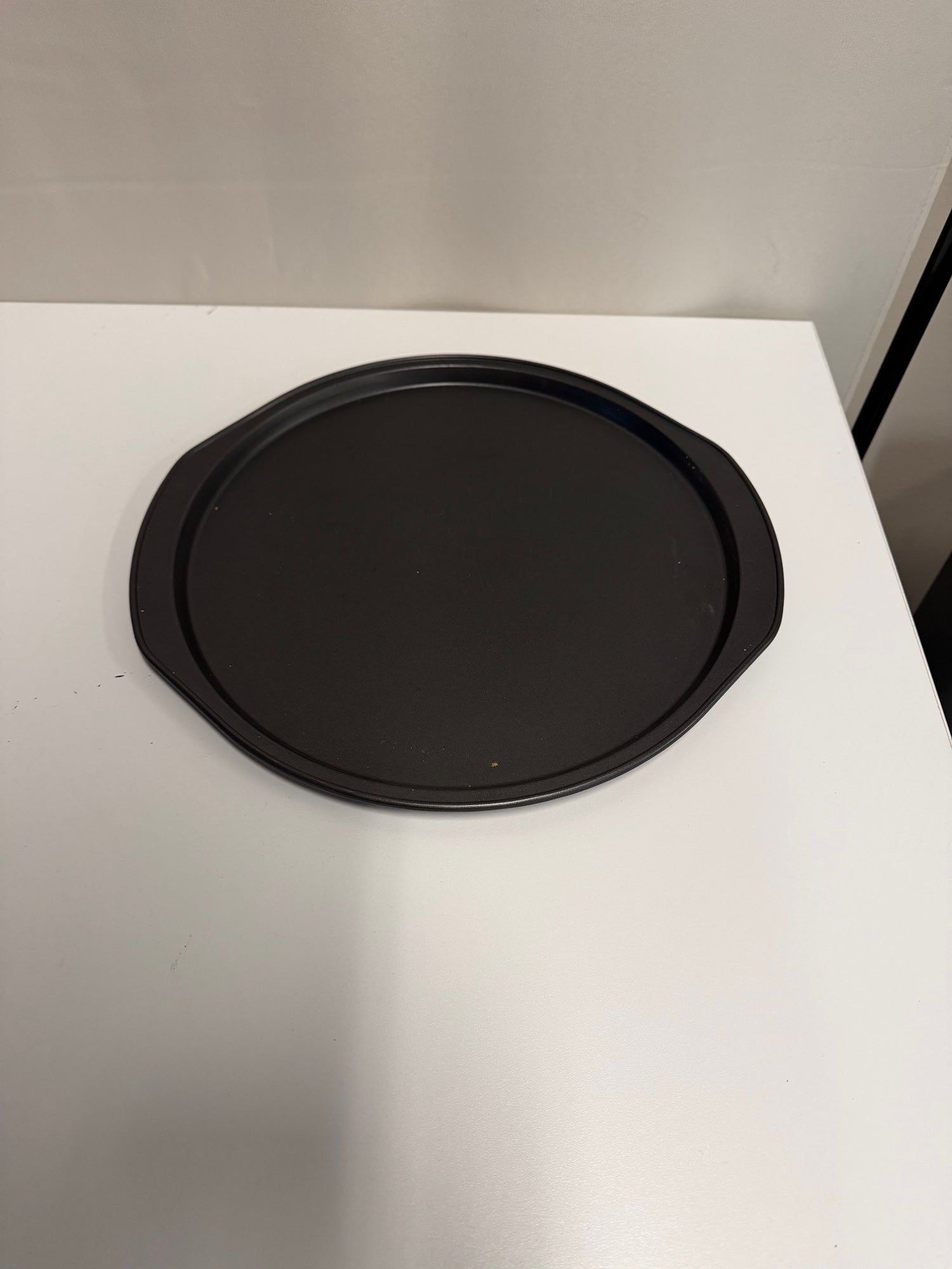 Versatile Round Non-Stick Baking Tray