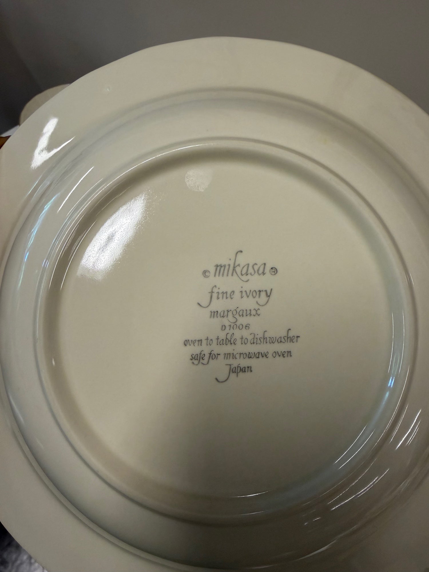Mikasa Fine Ivory Margaux (D1006) 66-Piece Floral Dinnerware Set