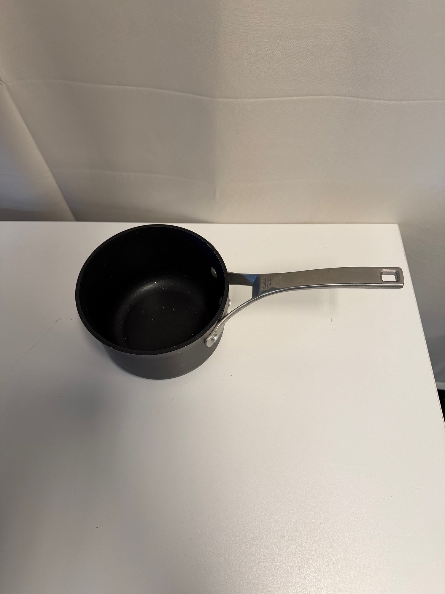 Calphalon Signature Premium 1.5 Quart Nonstick Saucepan