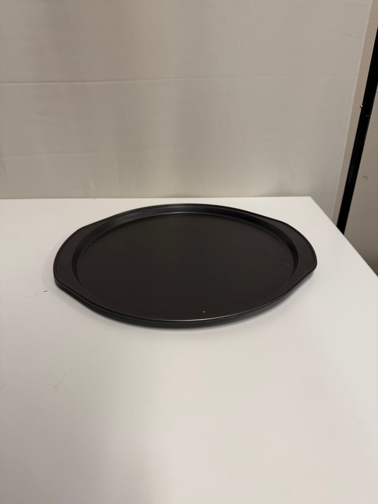 Versatile Round Non-Stick Baking Tray