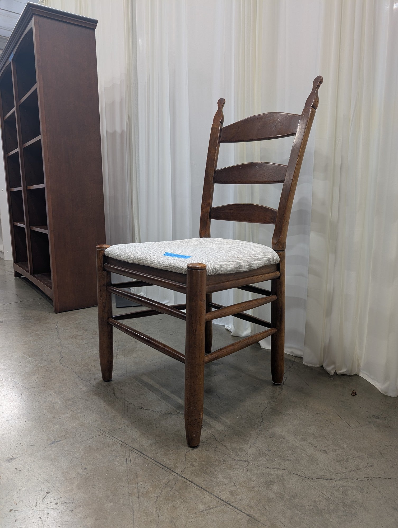 Traditional Ladderback Dining Chair in Dark Wood