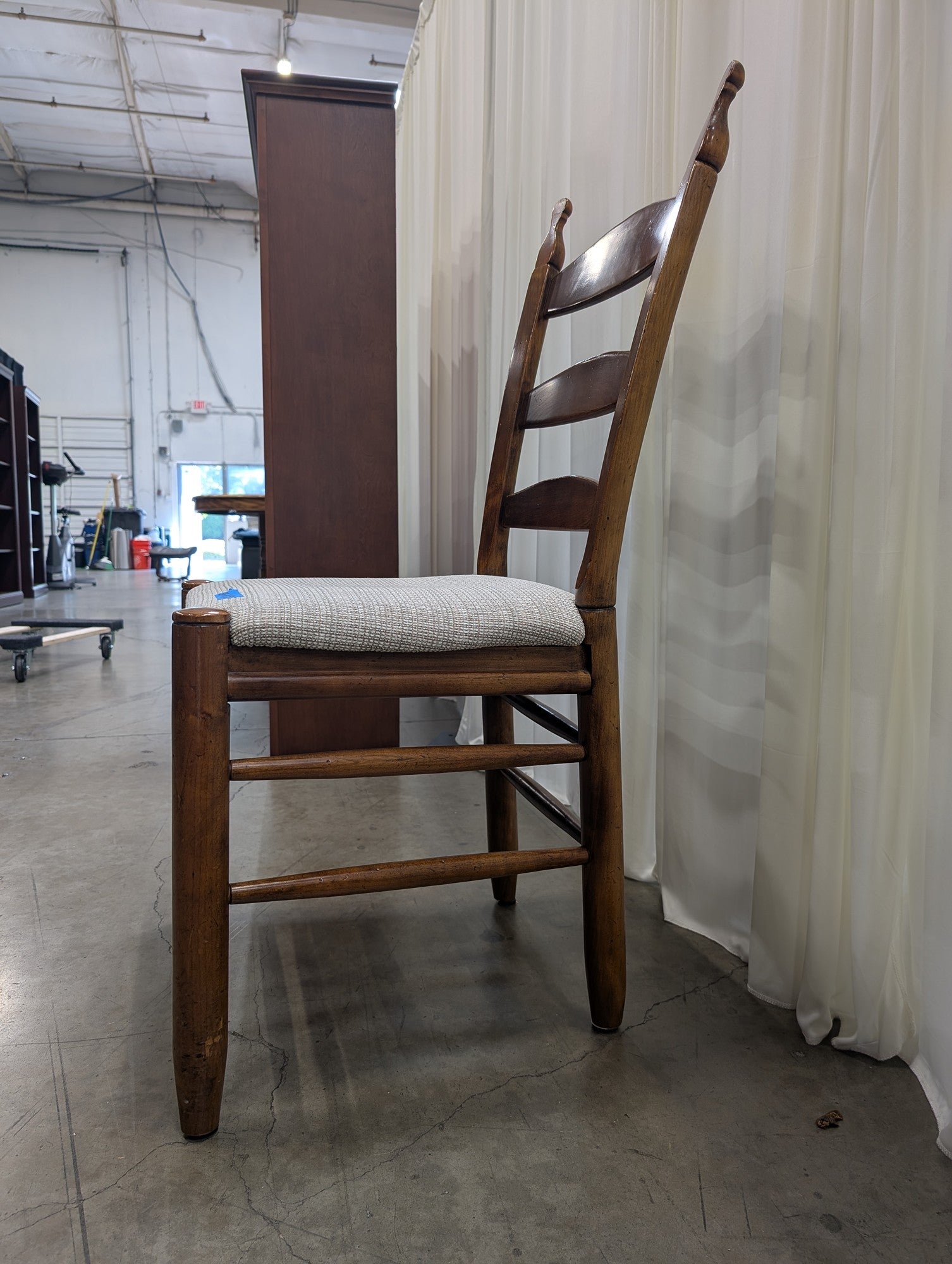 Traditional Ladderback Dining Chair in Dark Wood