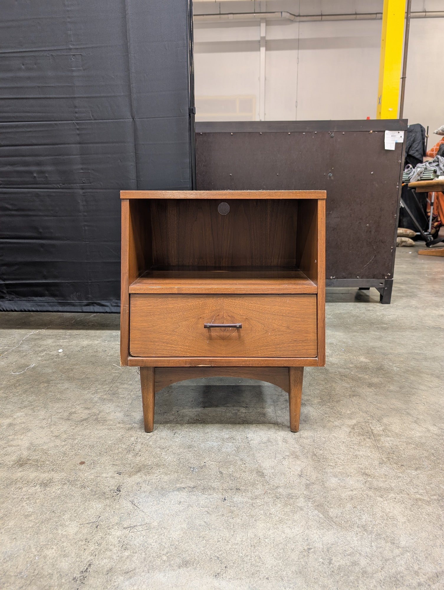 Kroehler Walnut Mid-Century Nightstand with Drawer