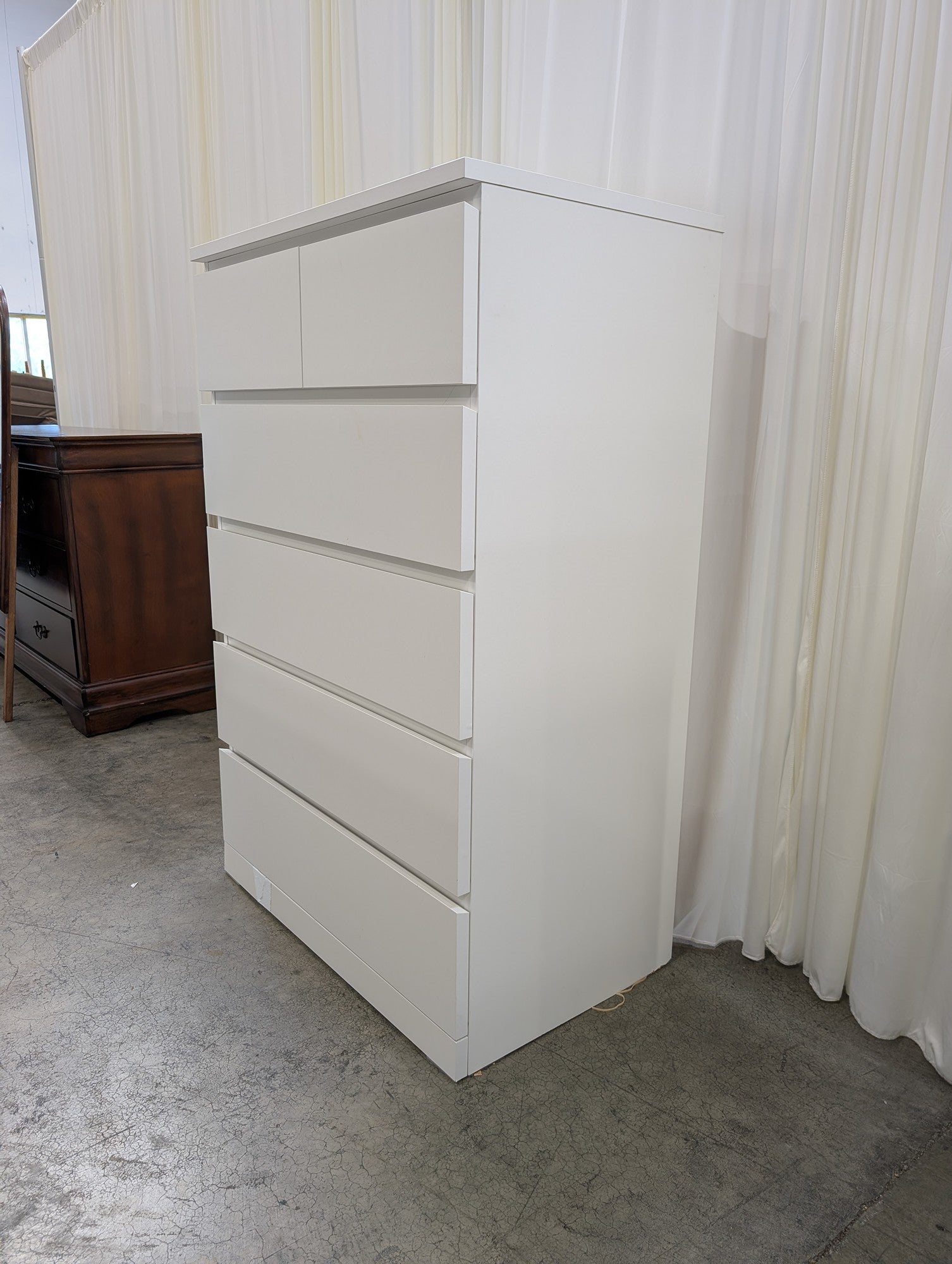 Minimalist White Six-Drawer Dresser
