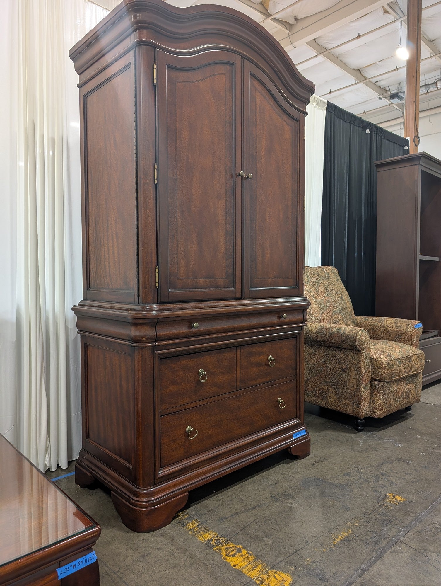 Traditional Dark Wood TV Stand with Multiple Drawers