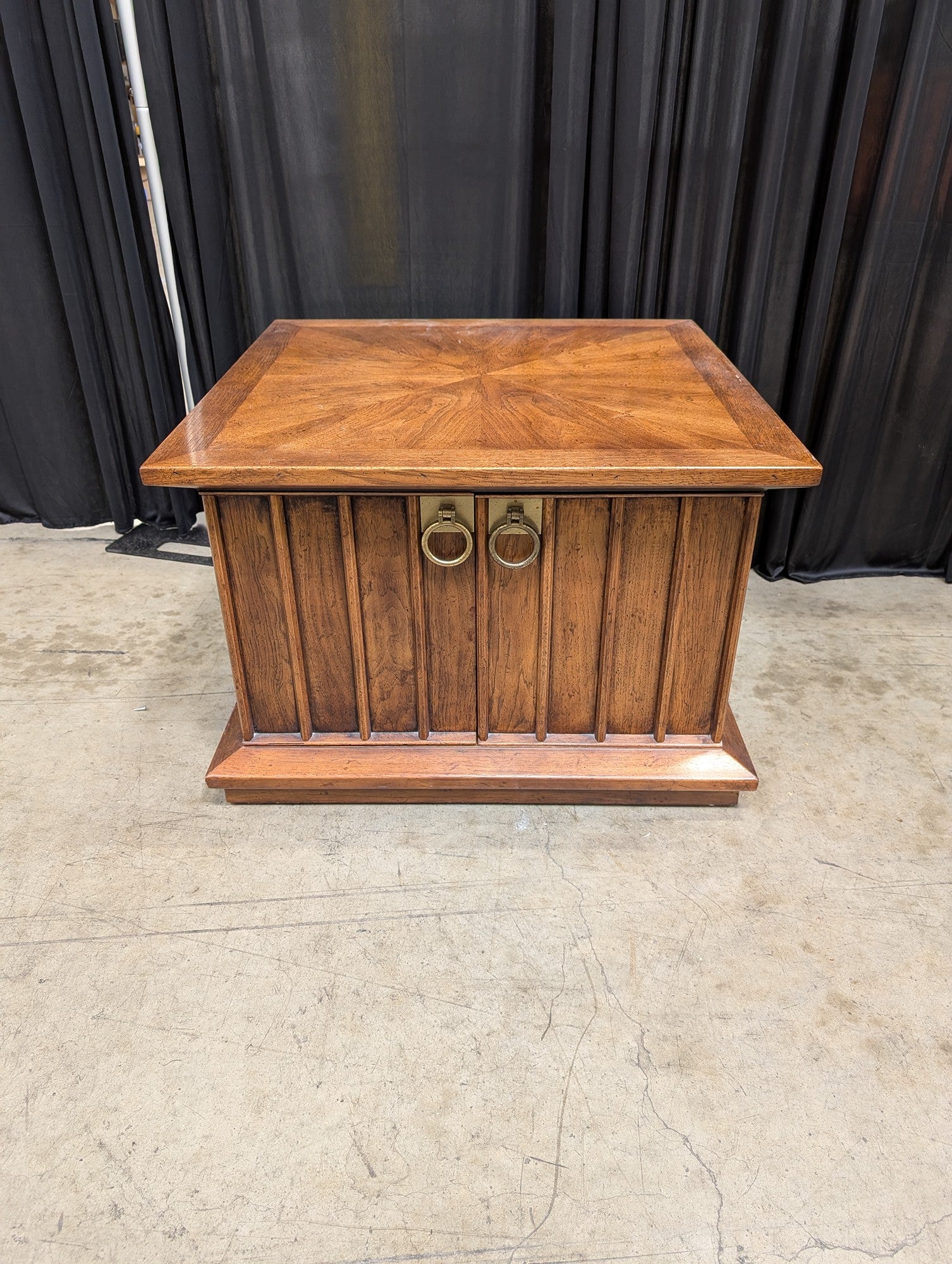 Mid-Century Wood End Table in Oak