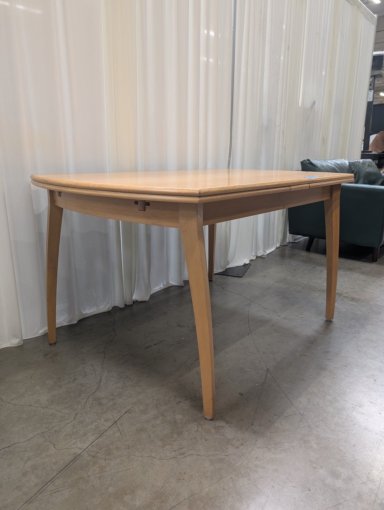 Scandinavian Style Extendable Dining Table in Light Wood