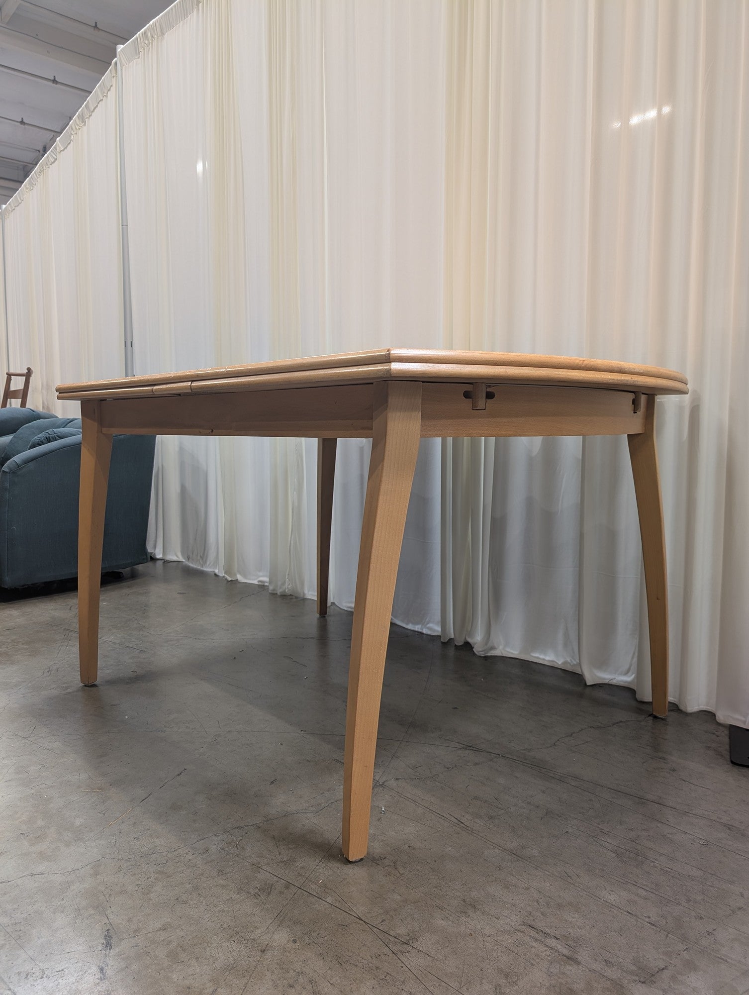 Scandinavian Style Extendable Dining Table in Light Wood