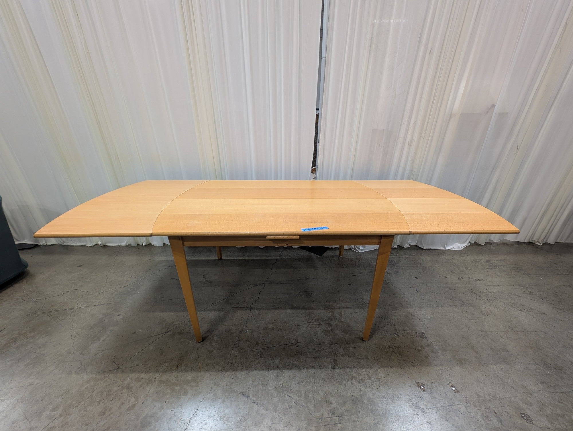 Scandinavian Style Extendable Dining Table in Light Wood