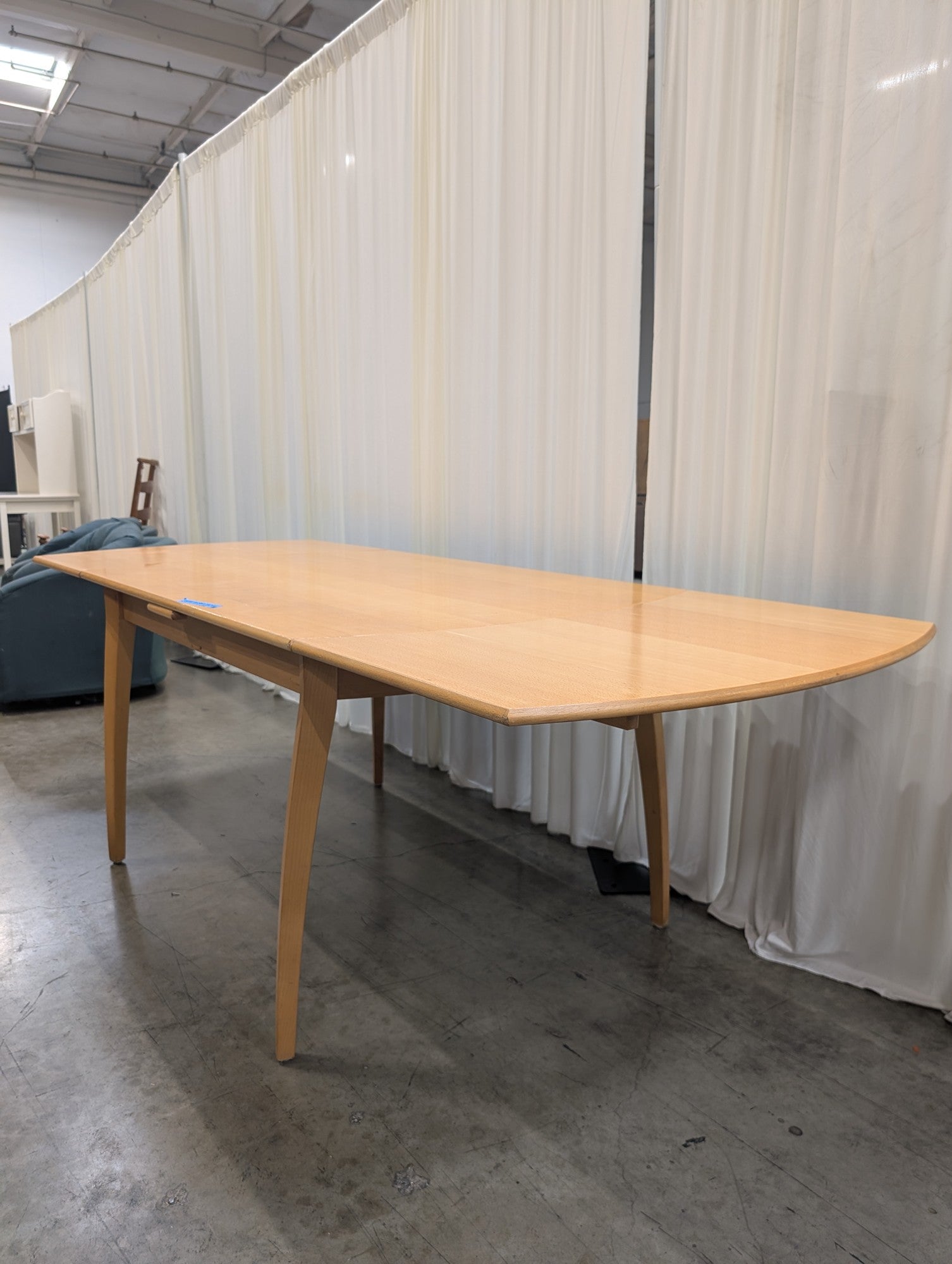 Scandinavian Style Extendable Dining Table in Light Wood