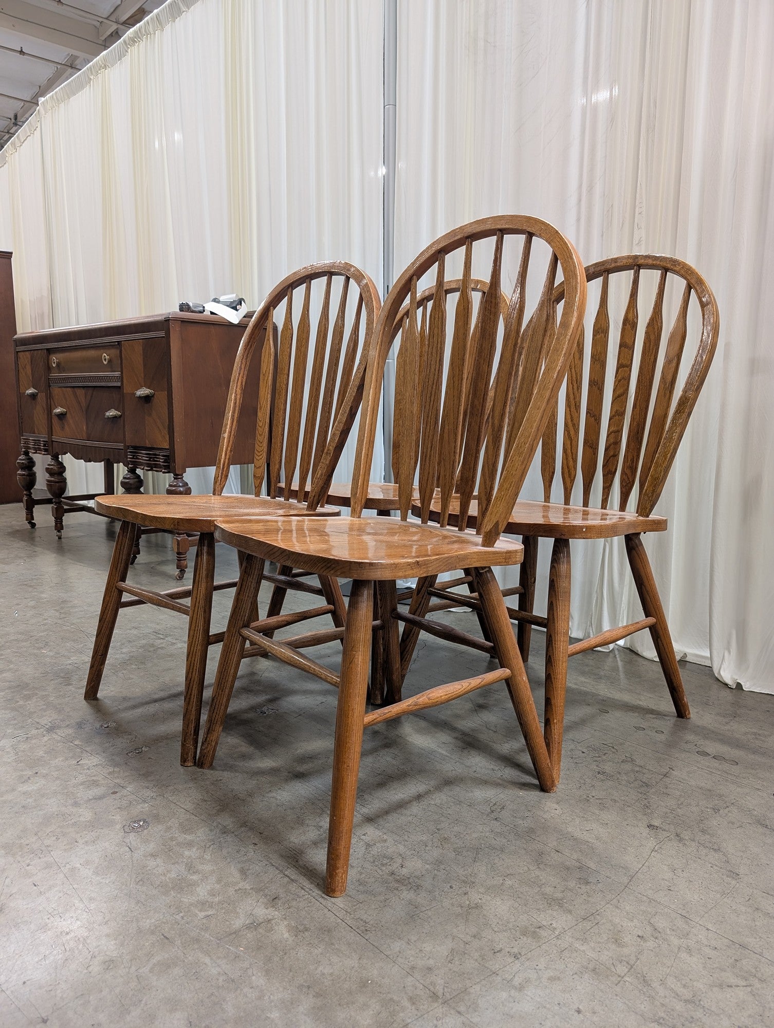 Four Arrowback Windsor Dining Chairs in Wood