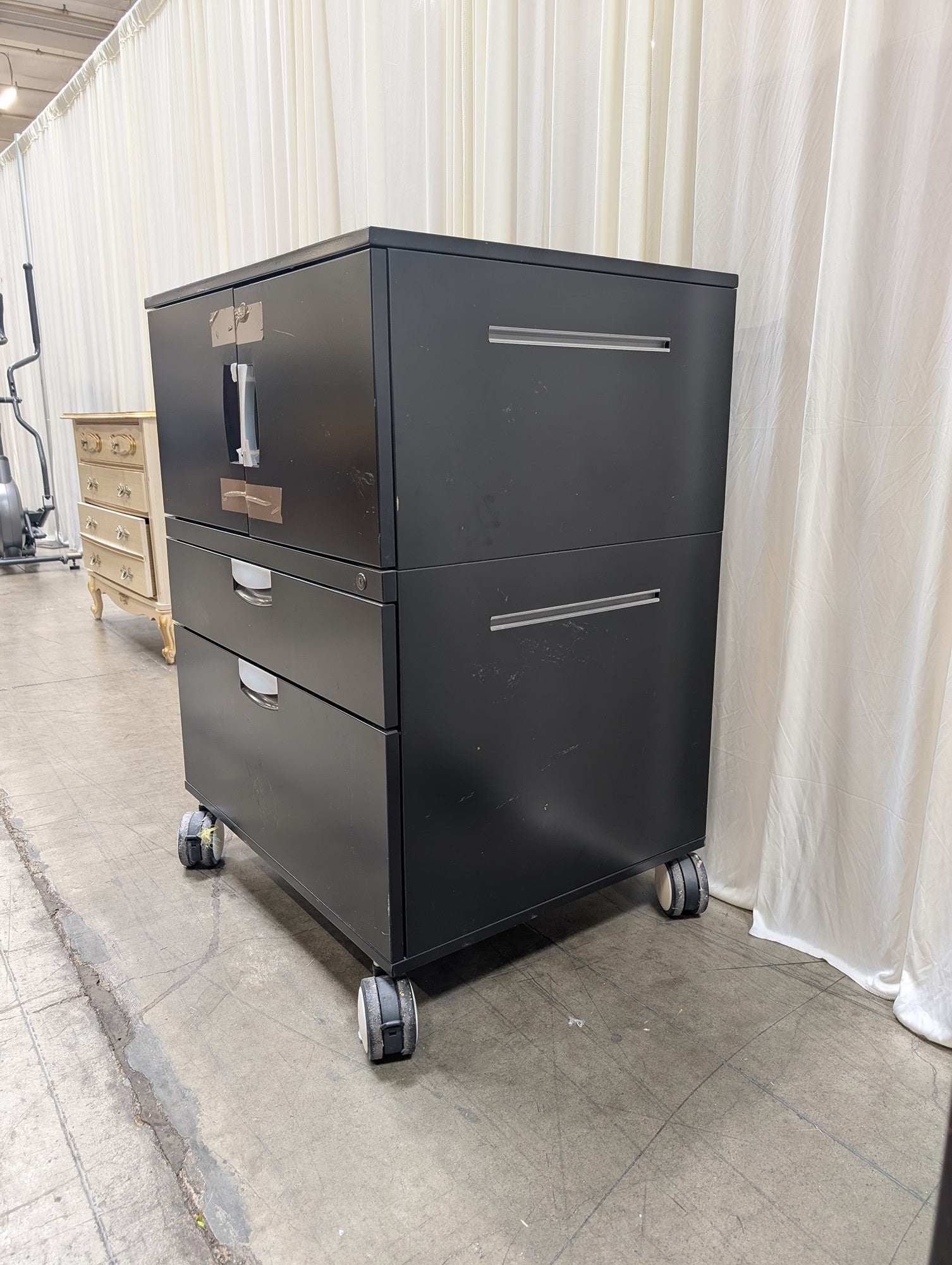 Black Metal Mobile Rolling Filing Cabinet missing key