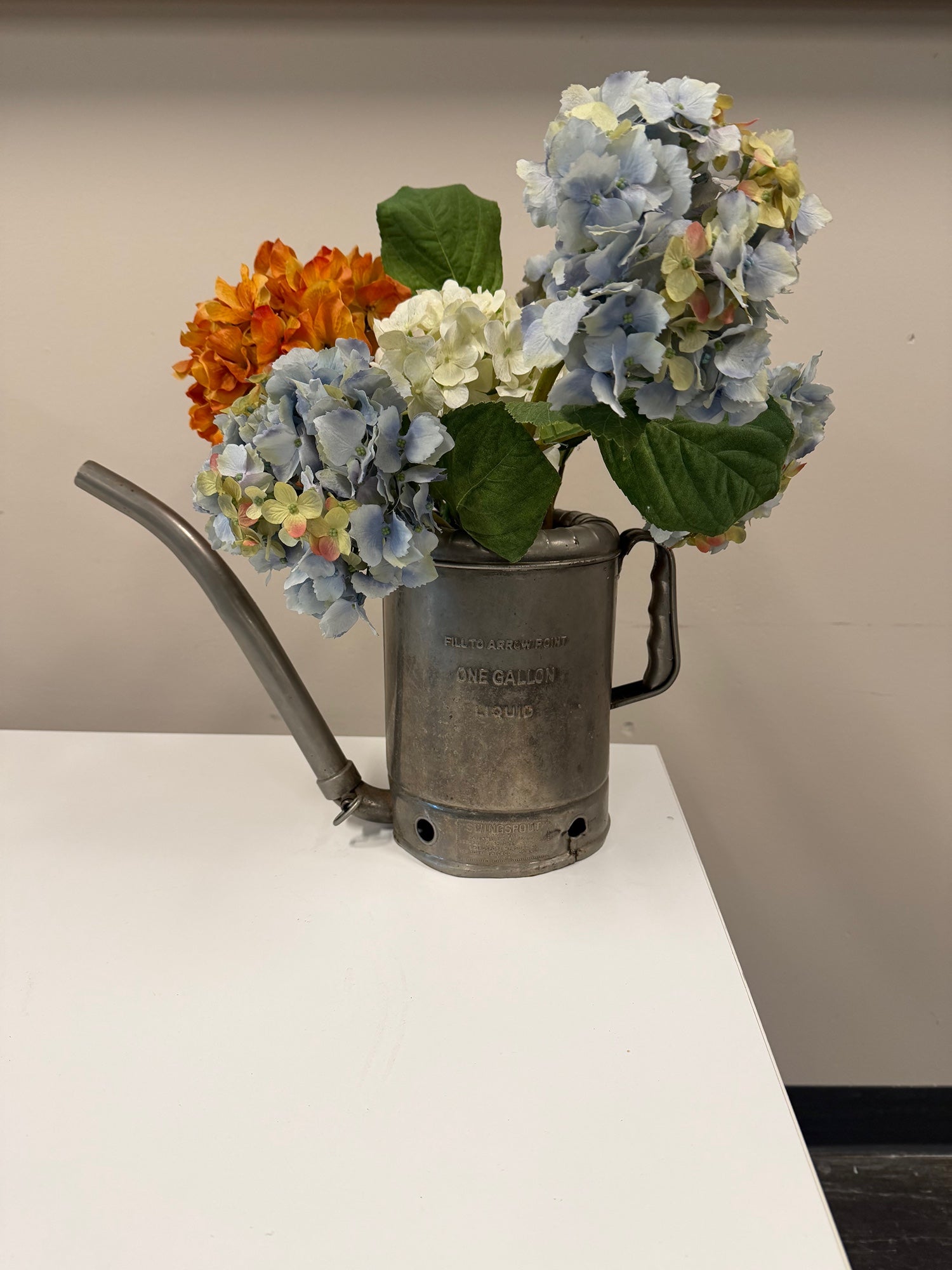 SWINGSPOUT Vintage One Gallon Metal Liquid Dispenser Watering Can