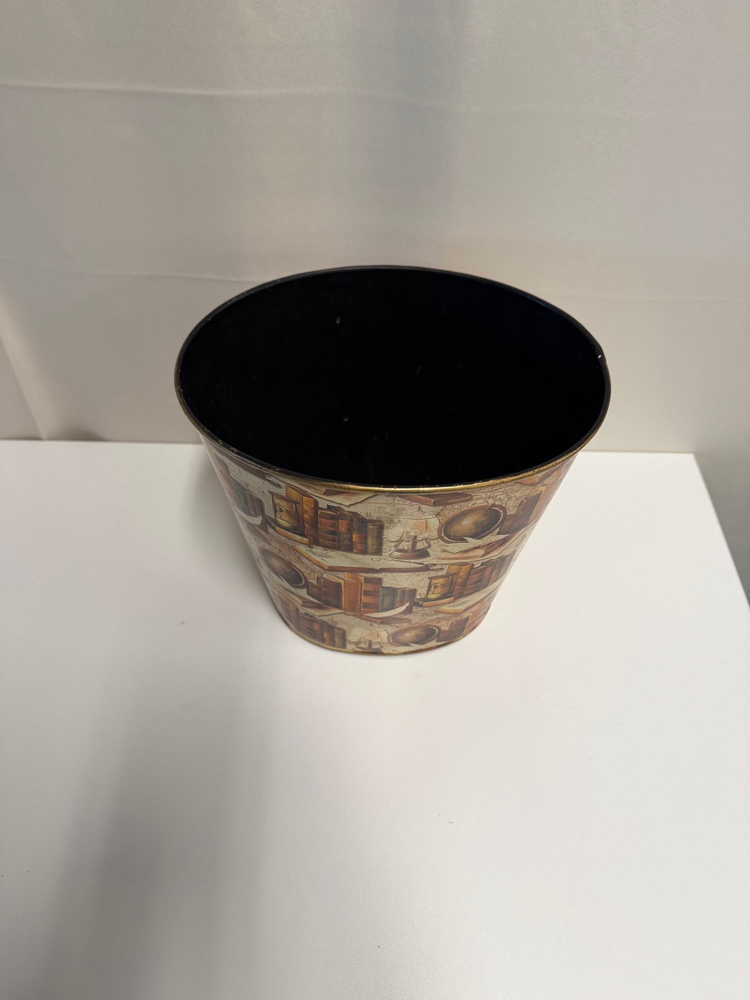 Anister Gifts Inc. Vintage Library Theme Metal Wastebasket