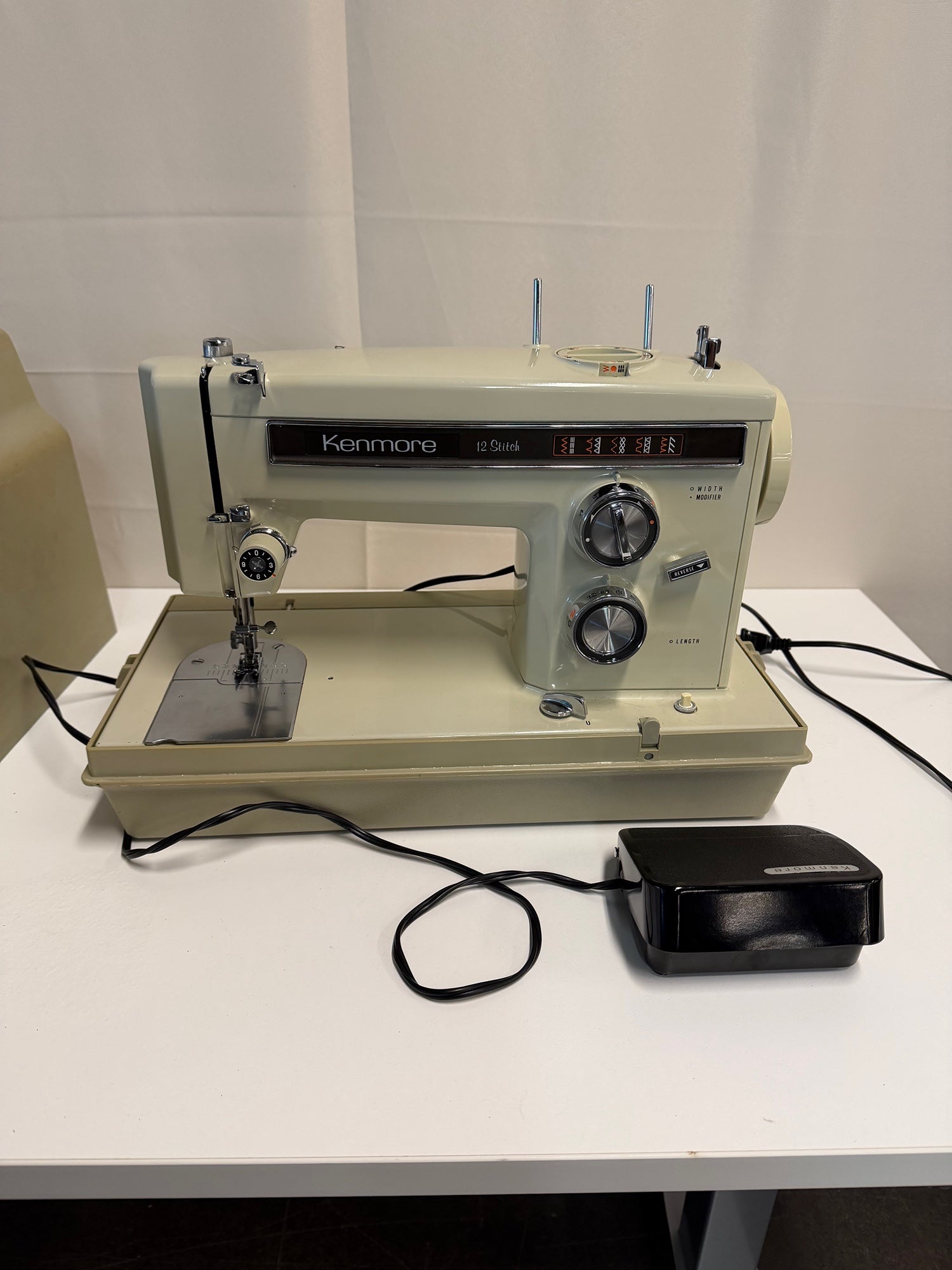 Kenmore 12 Stitch Model 158 Classic Mechanical Sewing Machine with Hard Case