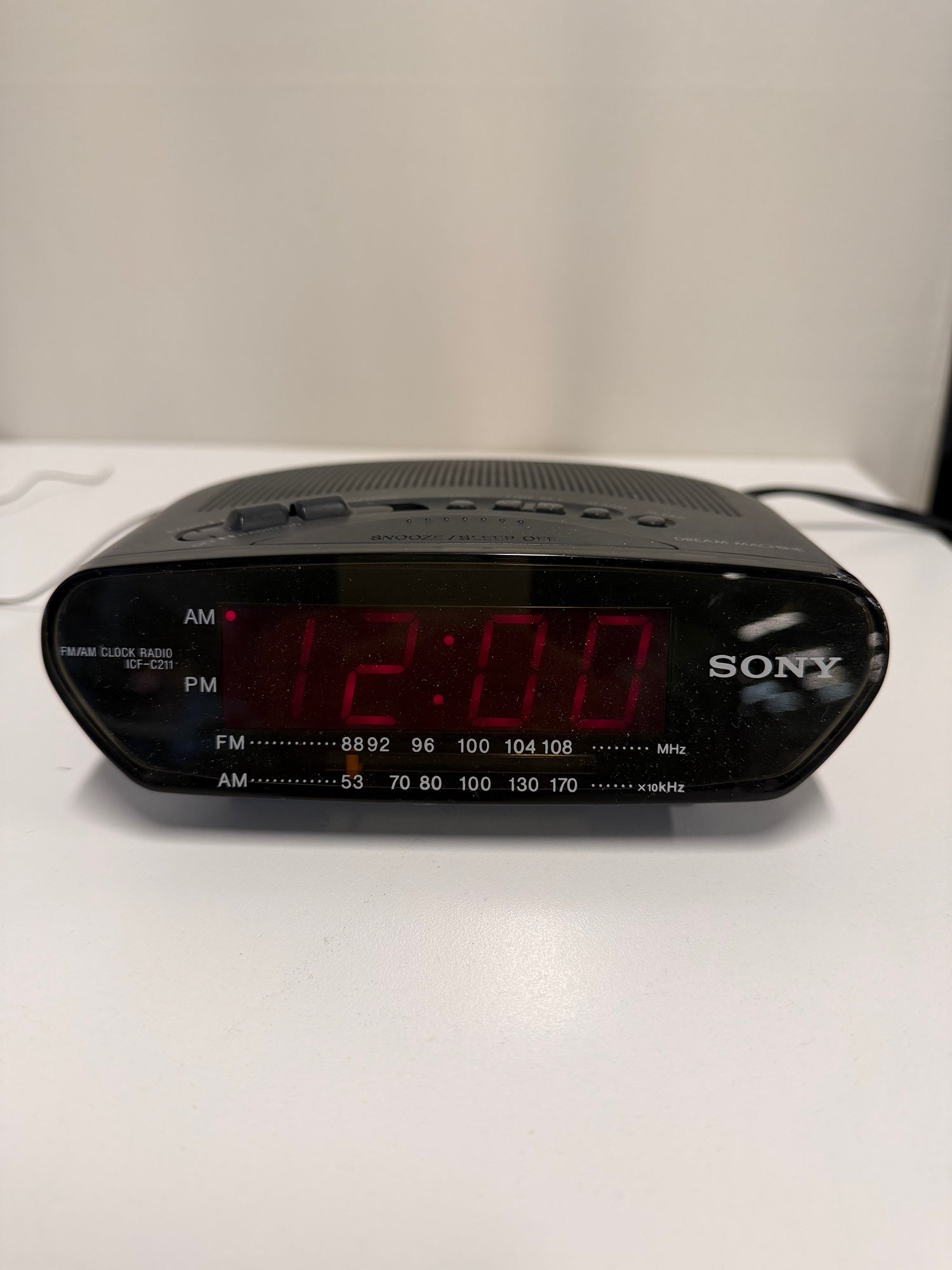 SONY ICF-C211 FM/AM Digital Alarm Clock Radio