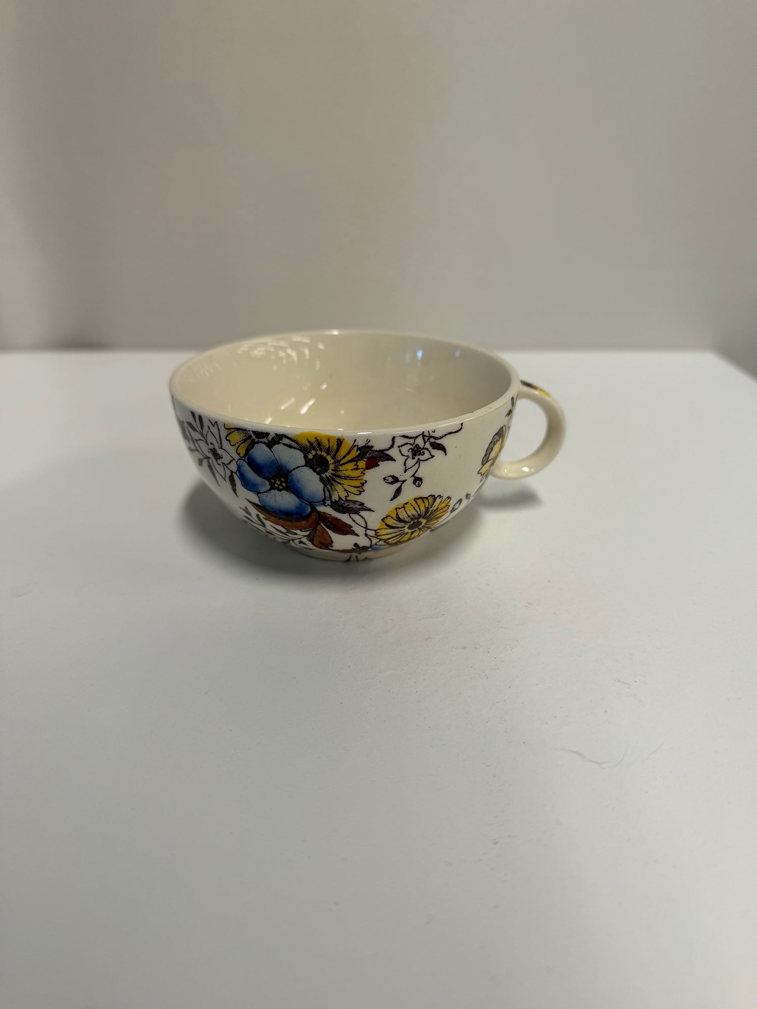 Vernon Kilns Santa Barbara Floral Pattern Porcelain Teacup