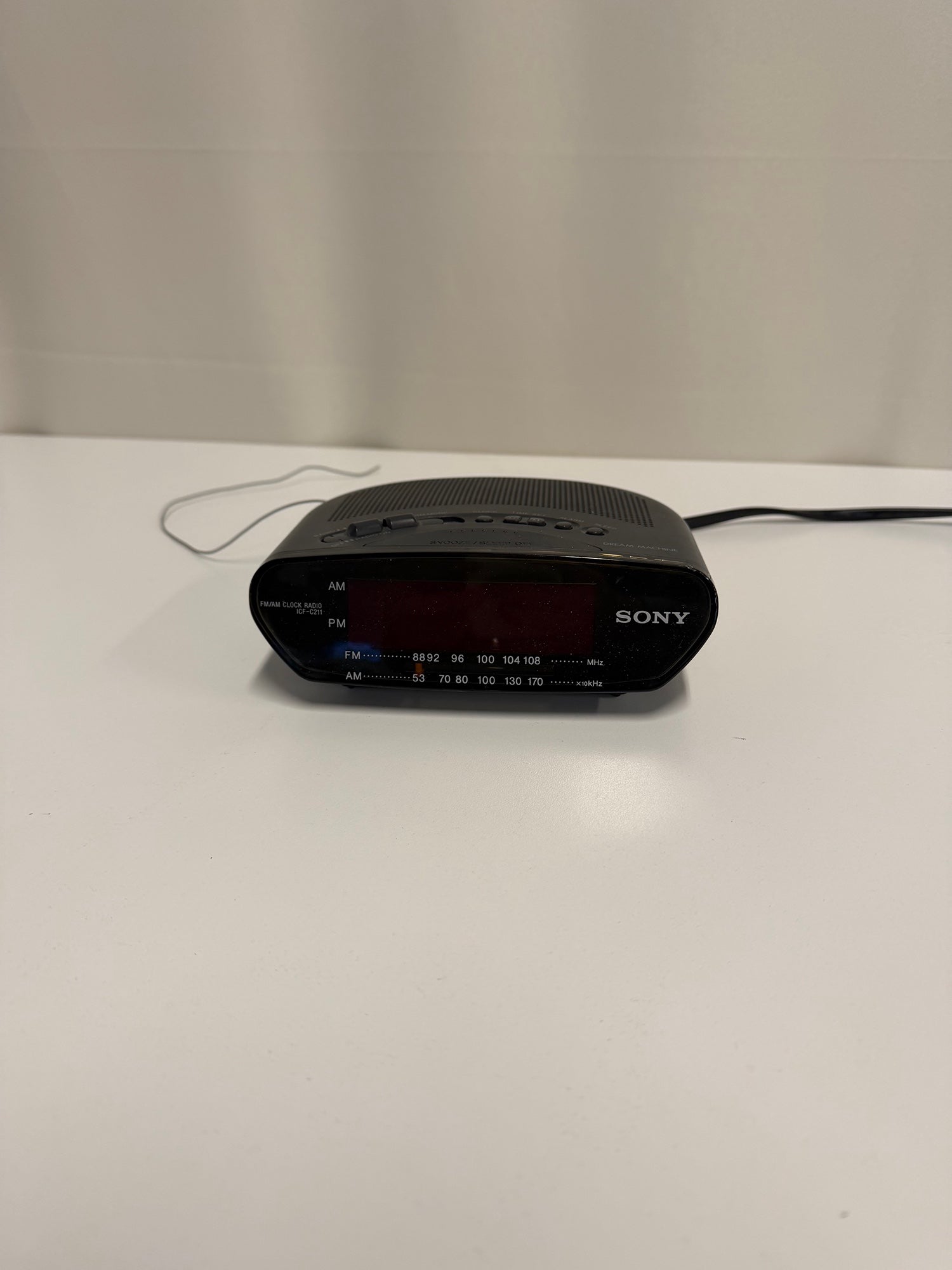 SONY ICF-C211 FM/AM Digital Alarm Clock Radio