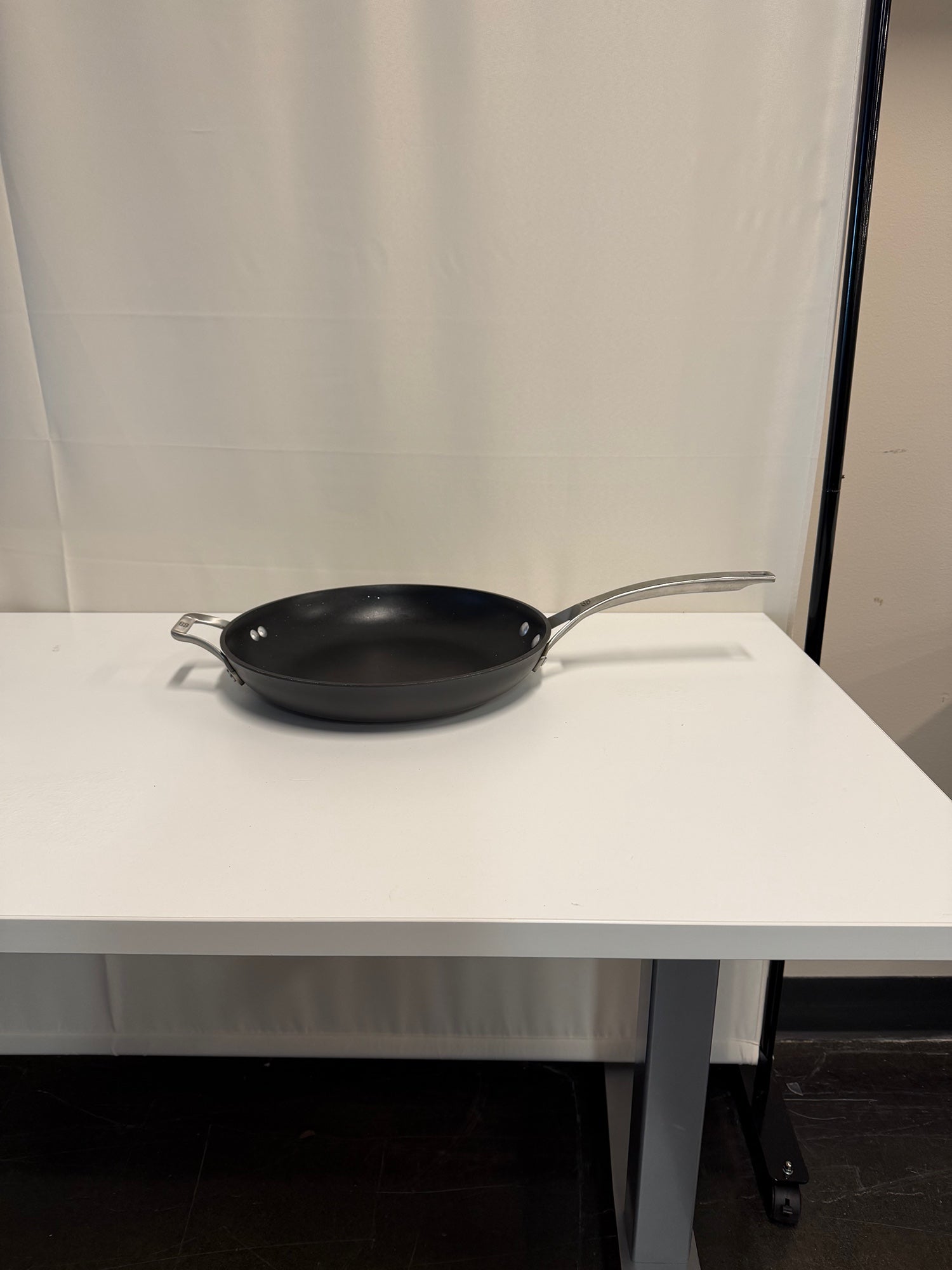 Calphalon 12-Inch Hard-Anodized Nonstick Frying Pan with Helper Handle