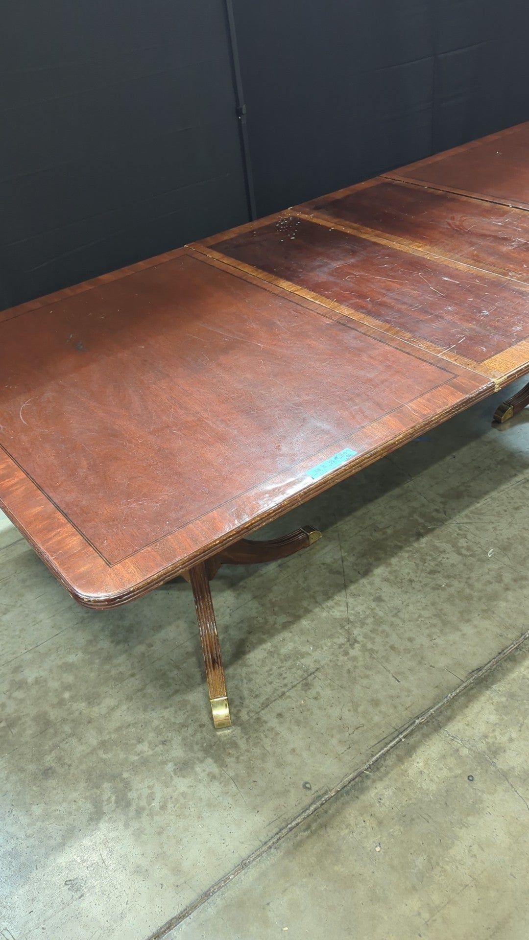 Traditional Pedestal Base Wood Dining Table