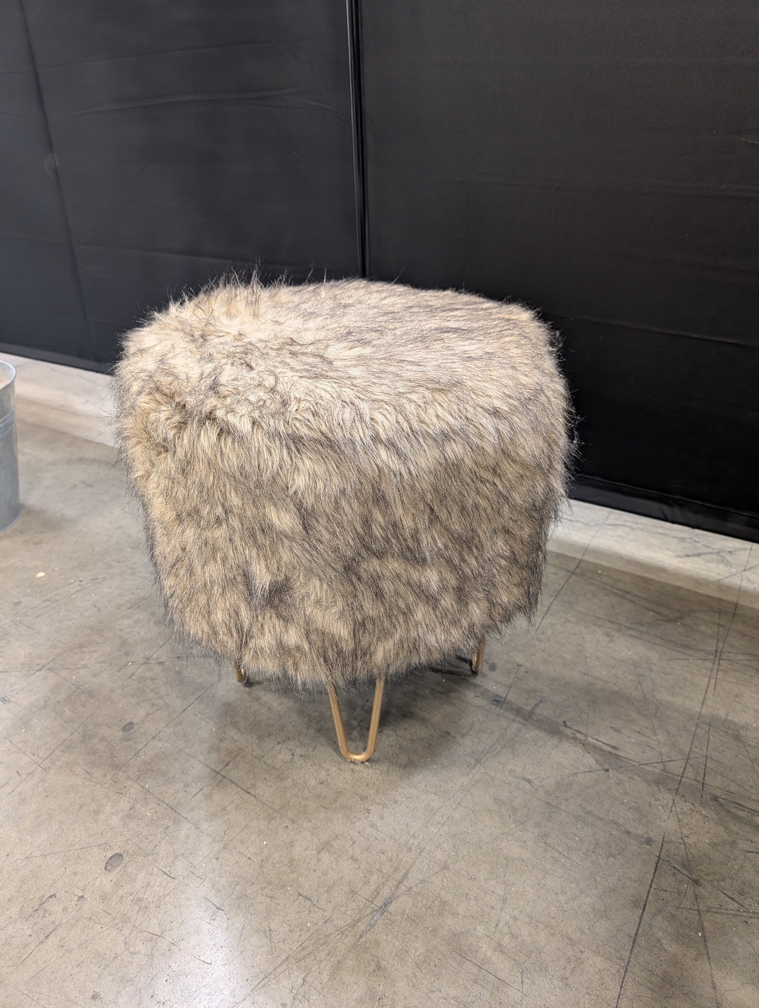 E&E CO. LTD Faux Fur Cube Ottoman
