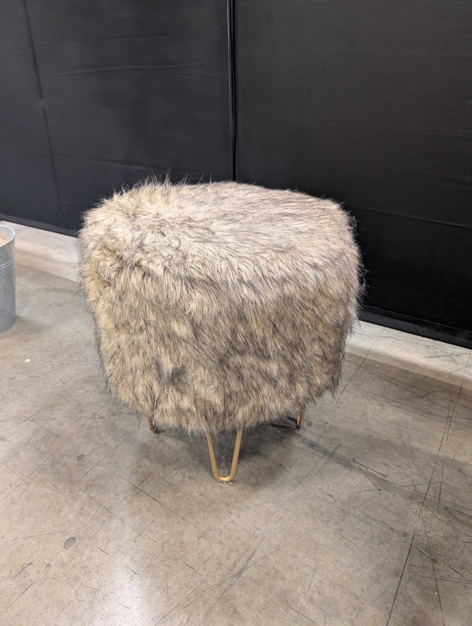 E&E CO. LTD Faux Fur Cube Ottoman