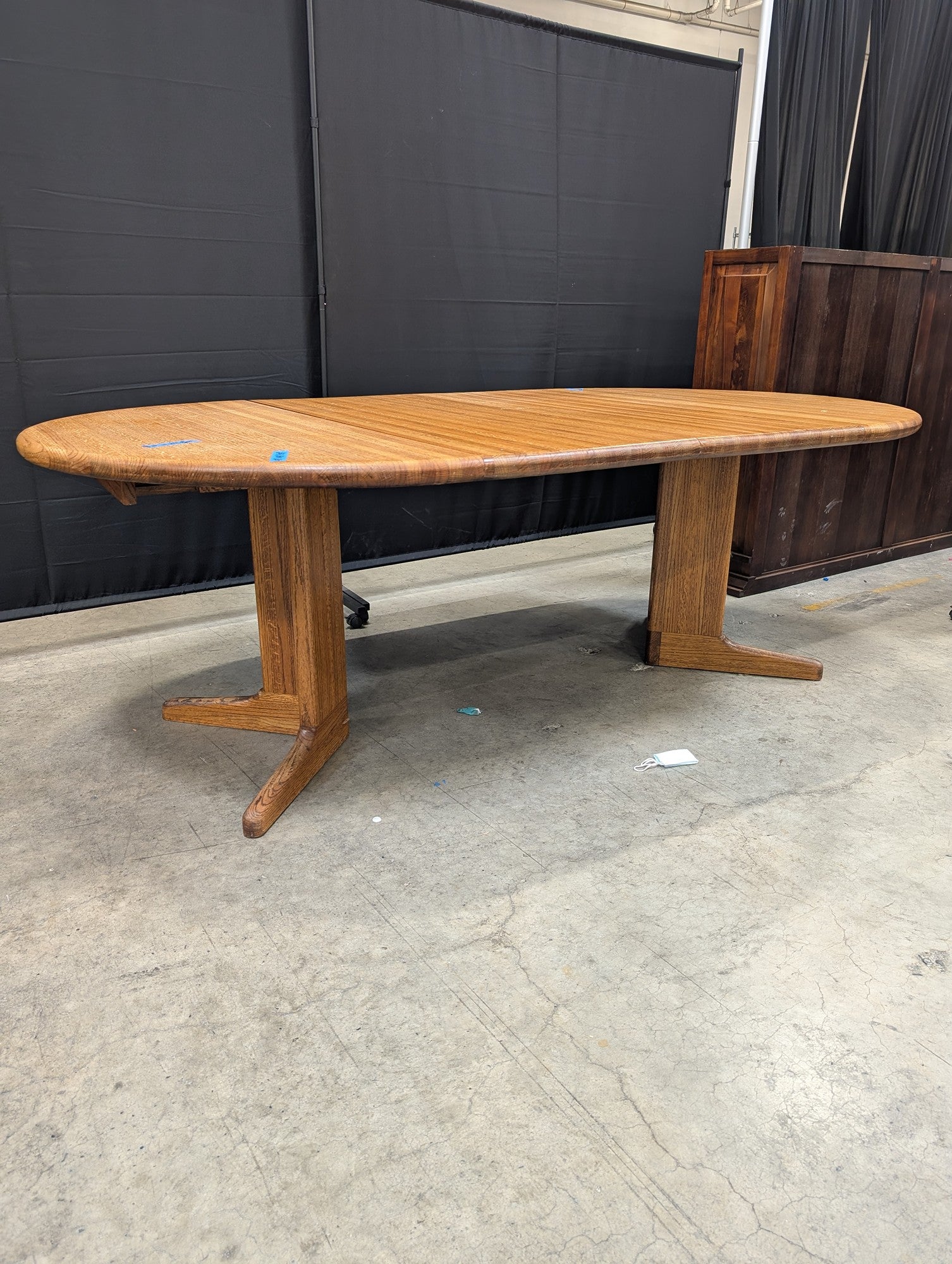 Oval Hardwood Pedestal Dining Table with Extension Leaf