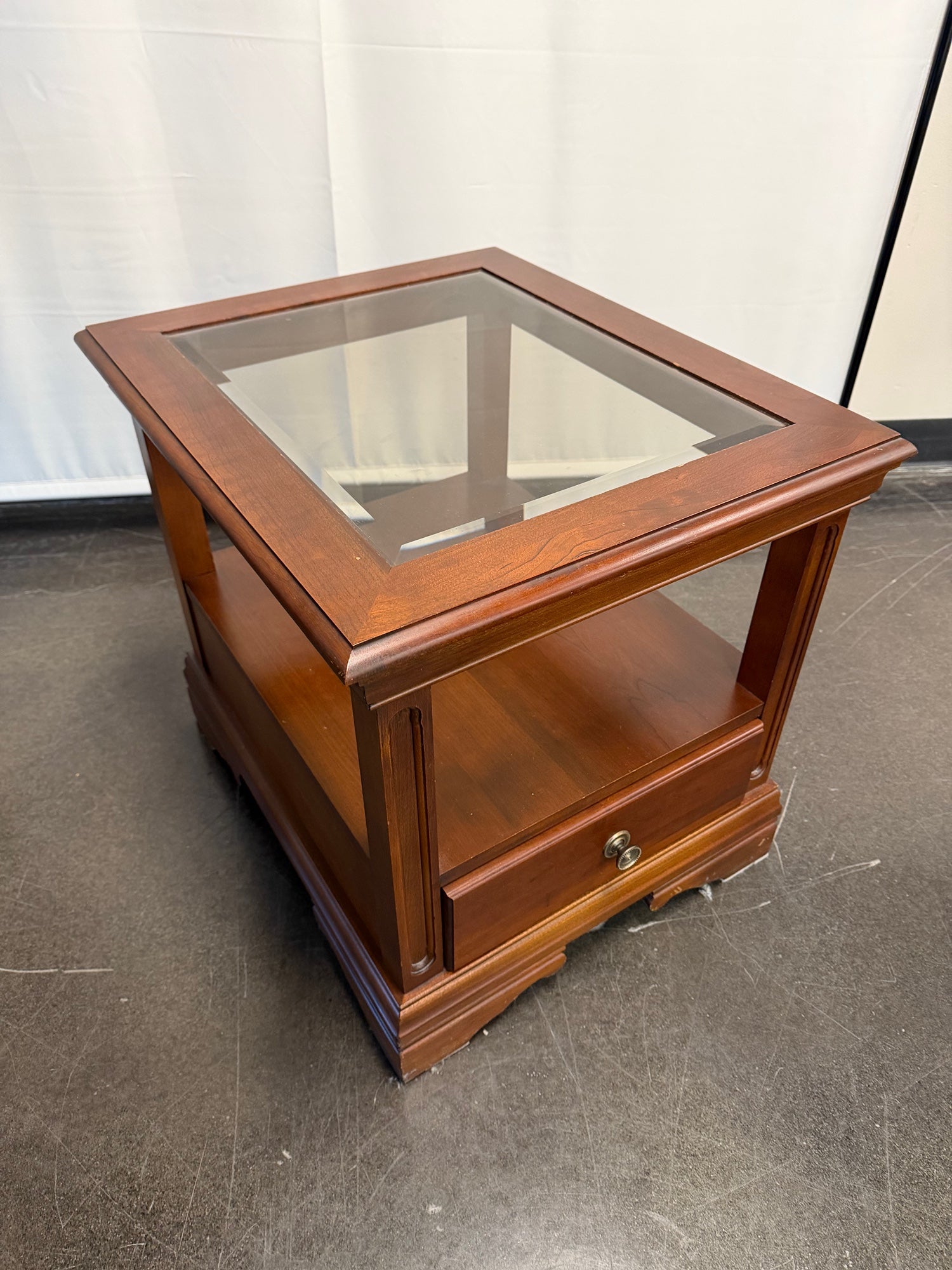 Traditional Brown Cherry Wood End Table with Glass Top