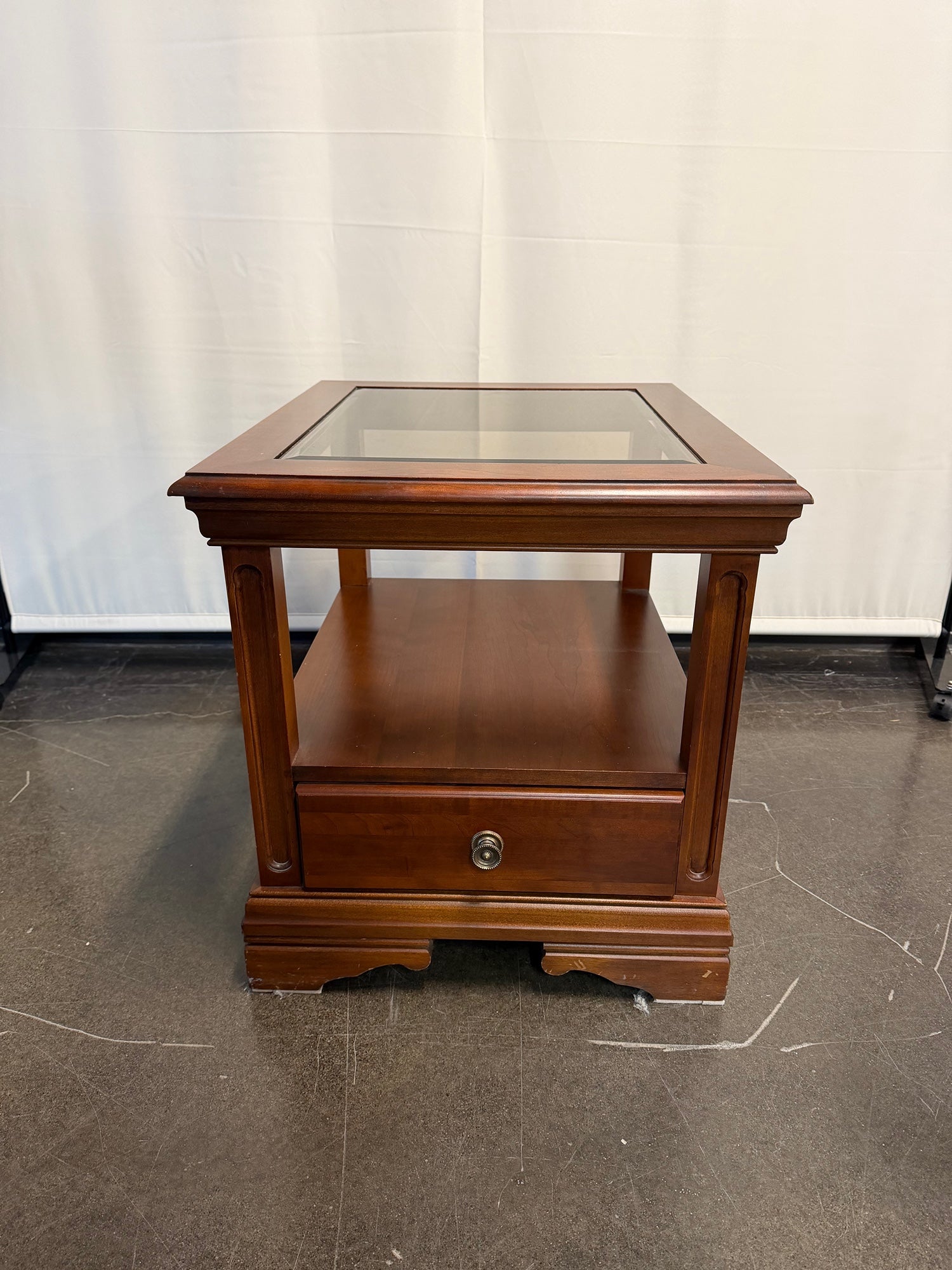 Traditional Brown Cherry Wood End Table with Glass Top