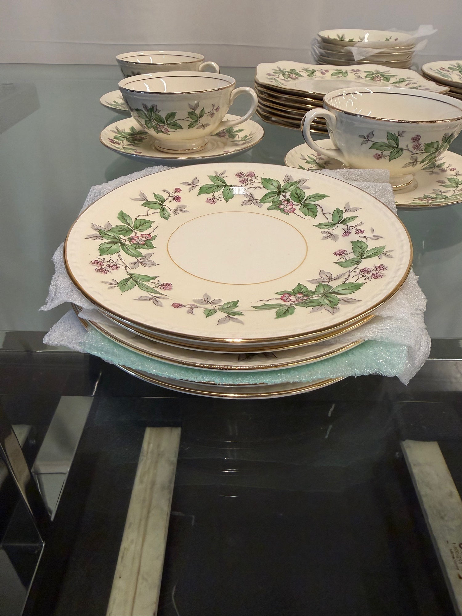 Homer Laughlin Eggshell China Georgian 43-Piece "Greenbriar" Dinnerware Set in Cream Porcelain