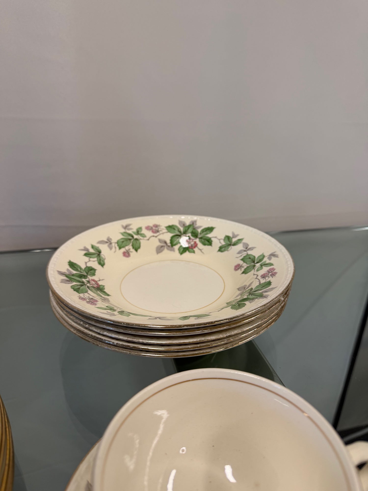 Homer Laughlin Eggshell China Georgian 43-Piece "Greenbriar" Dinnerware Set in Cream Porcelain