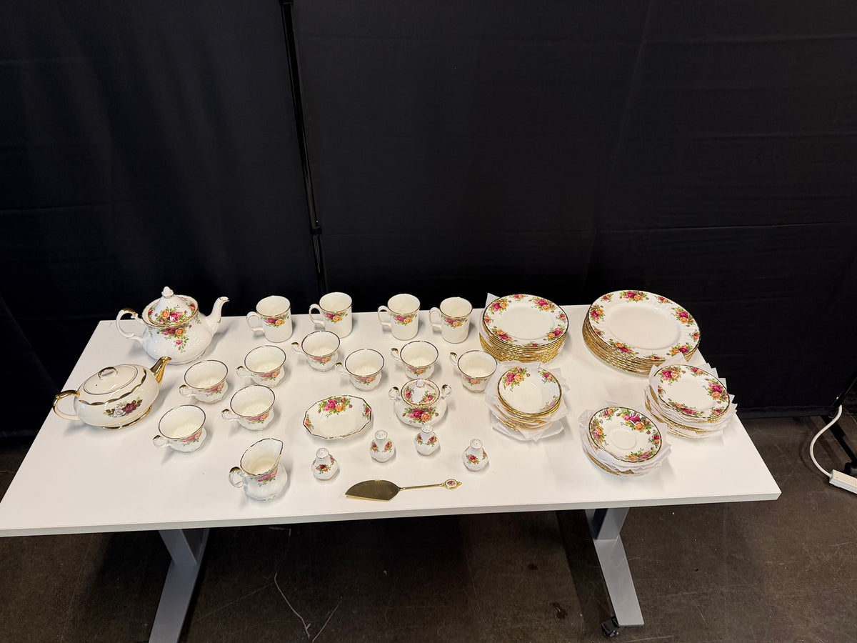Vintage Royal Albert Old Country Roses Bone China 8-Person Dinnerware Set | 70 Pieces | Made in England