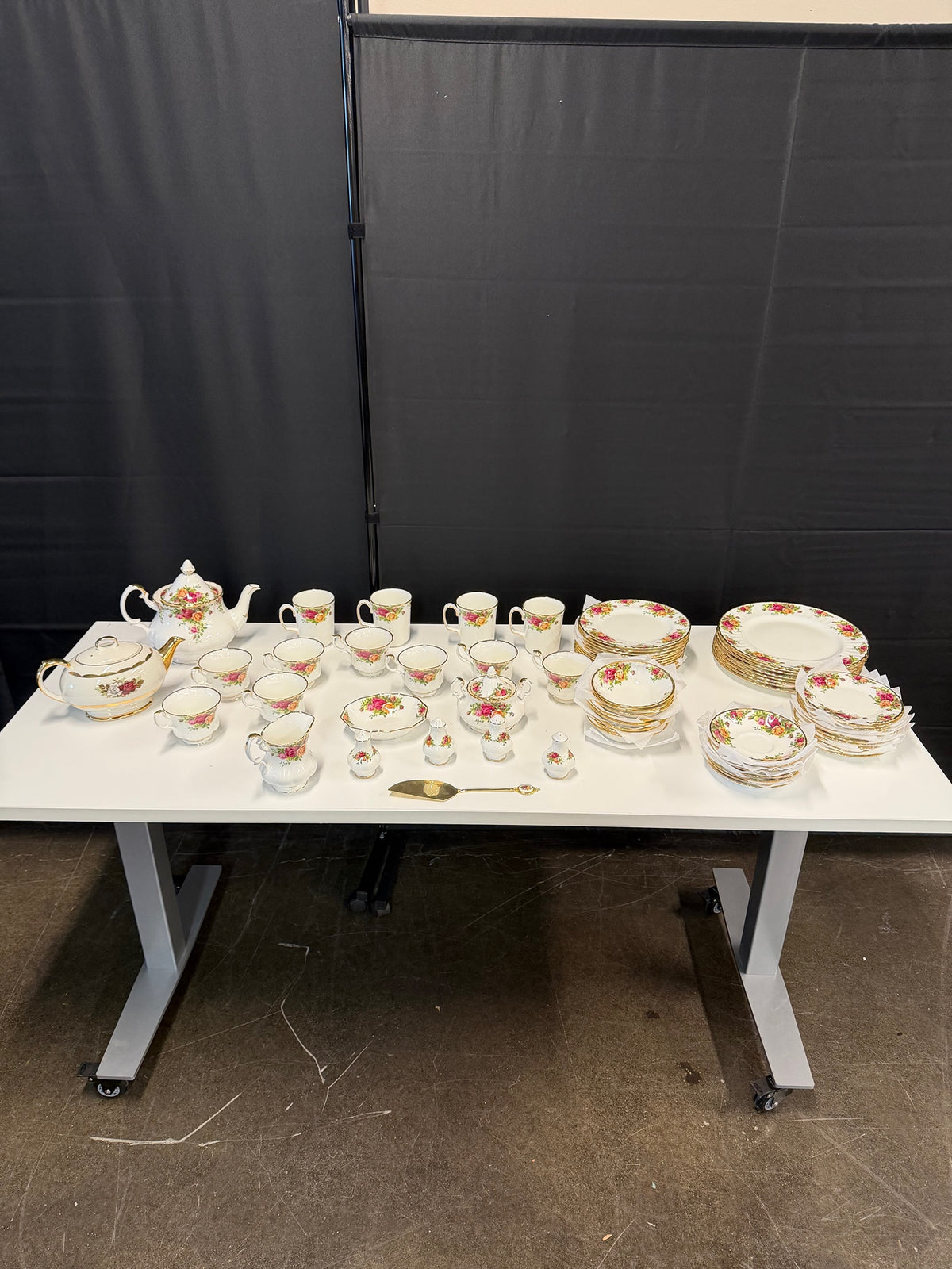 Vintage Royal Albert Old Country Roses Bone China 8-Person Dinnerware Set | 70 Pieces | Made in England
