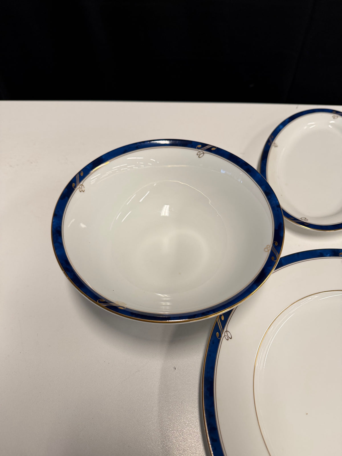 Patra by Nikko White Porcelain 5 Piece Dinnerware Set with Blue Trim